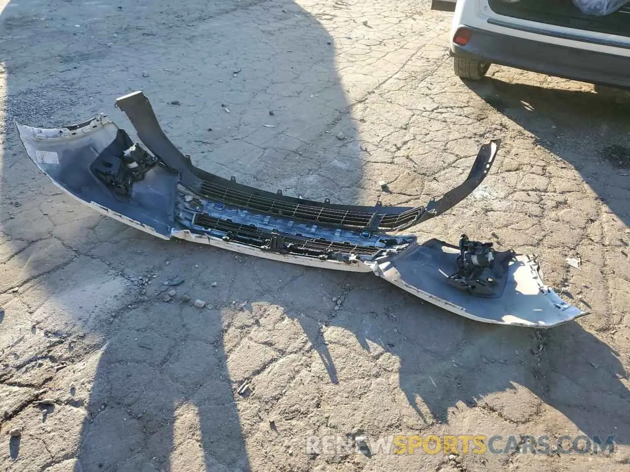13 Photograph of a damaged car 5TDKZRFH6KS565742 TOYOTA HIGHLANDER 2019