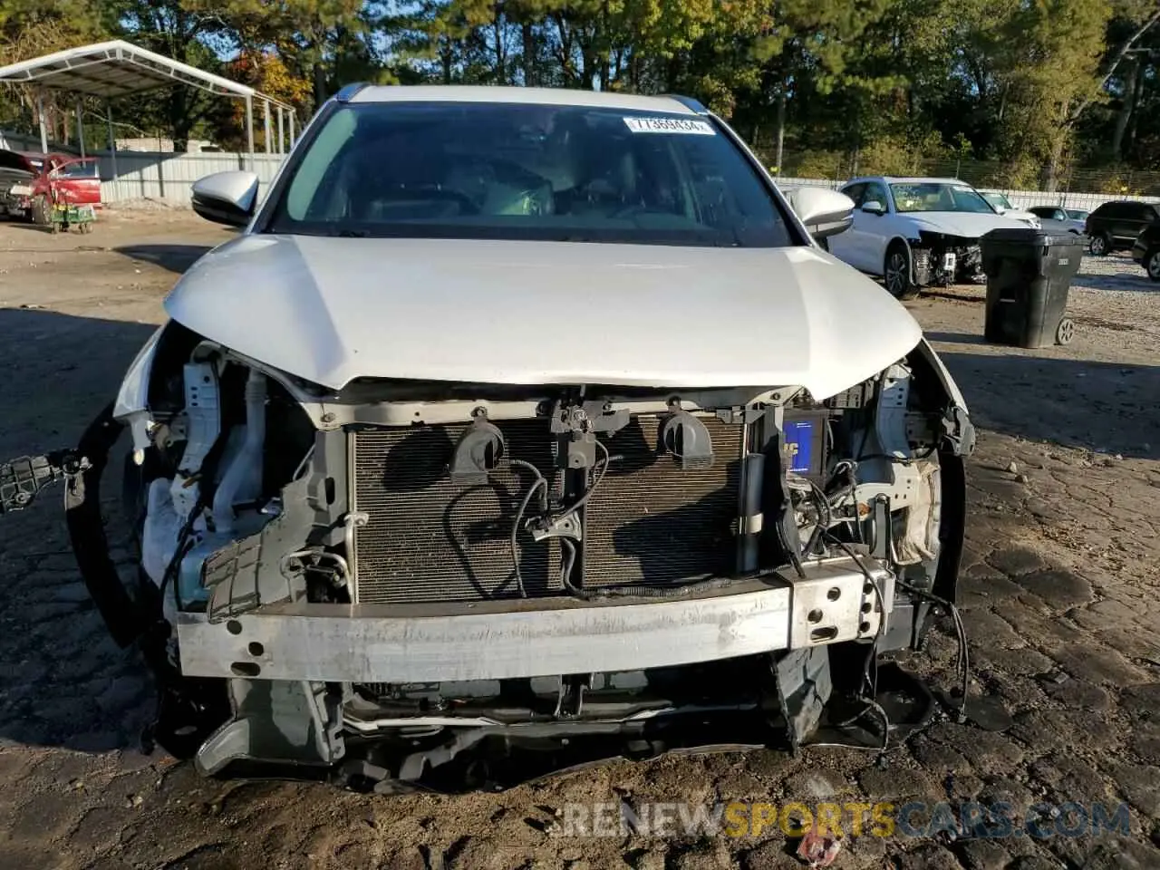 5 Photograph of a damaged car 5TDKZRFH6KS565742 TOYOTA HIGHLANDER 2019