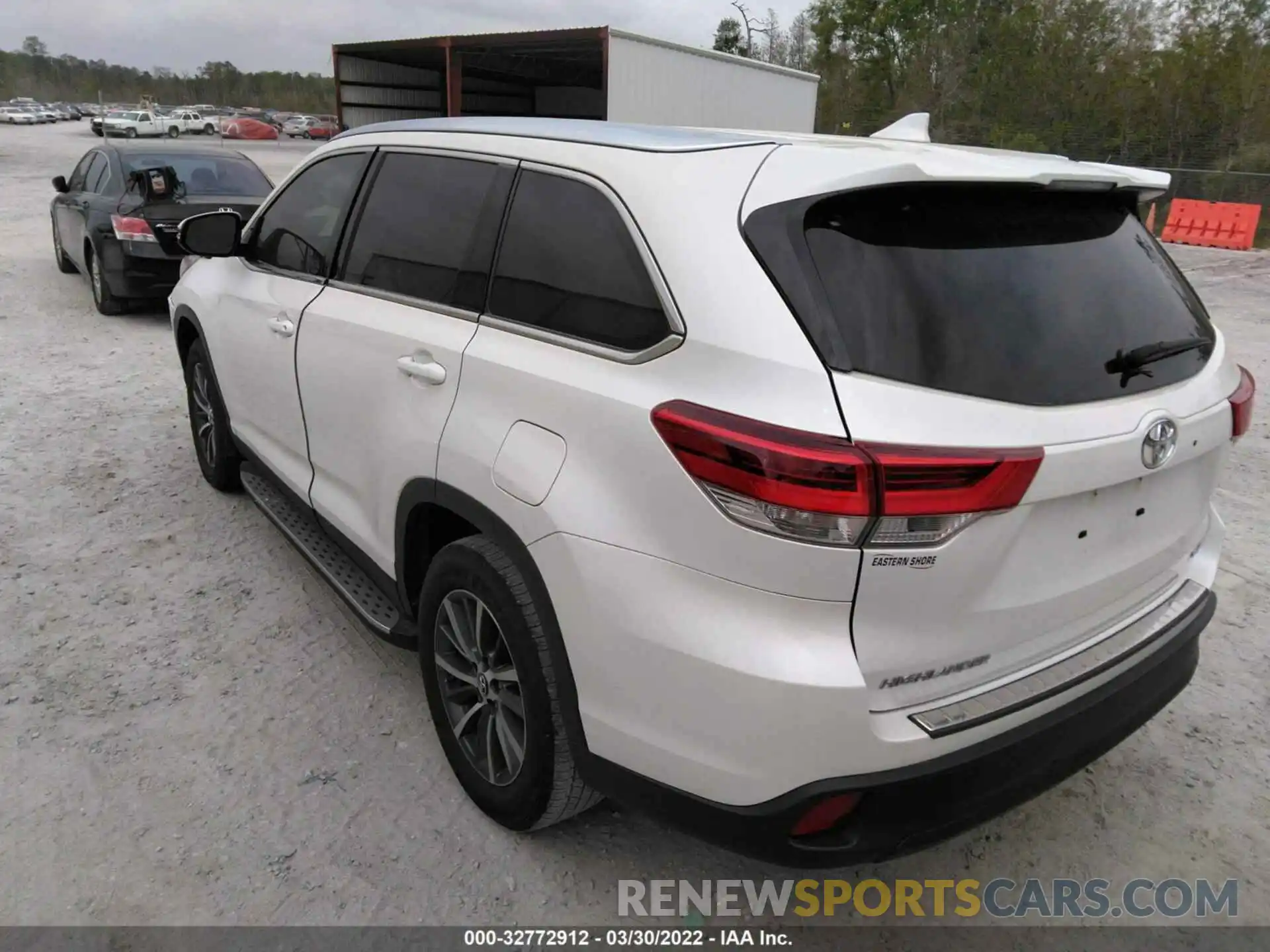 3 Photograph of a damaged car 5TDKZRFH6KS571749 TOYOTA HIGHLANDER 2019