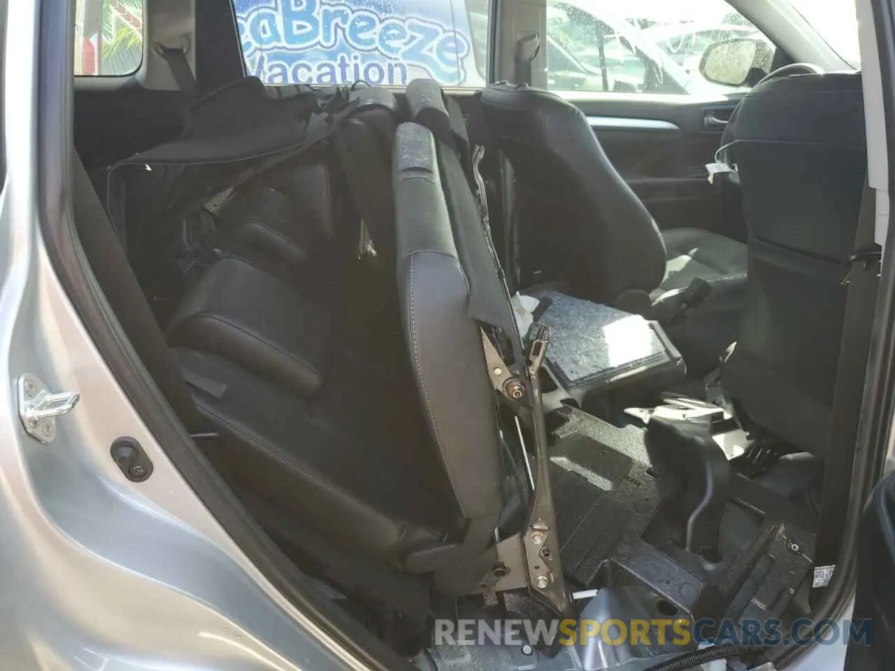 11 Photograph of a damaged car 5TDKZRFH6KS574554 TOYOTA HIGHLANDER 2019