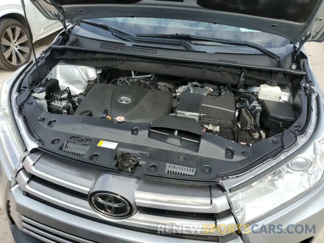 12 Photograph of a damaged car 5TDKZRFH6KS574554 TOYOTA HIGHLANDER 2019