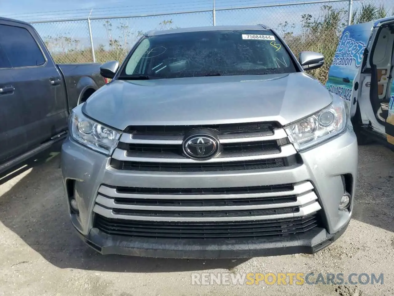 5 Photograph of a damaged car 5TDKZRFH6KS574554 TOYOTA HIGHLANDER 2019