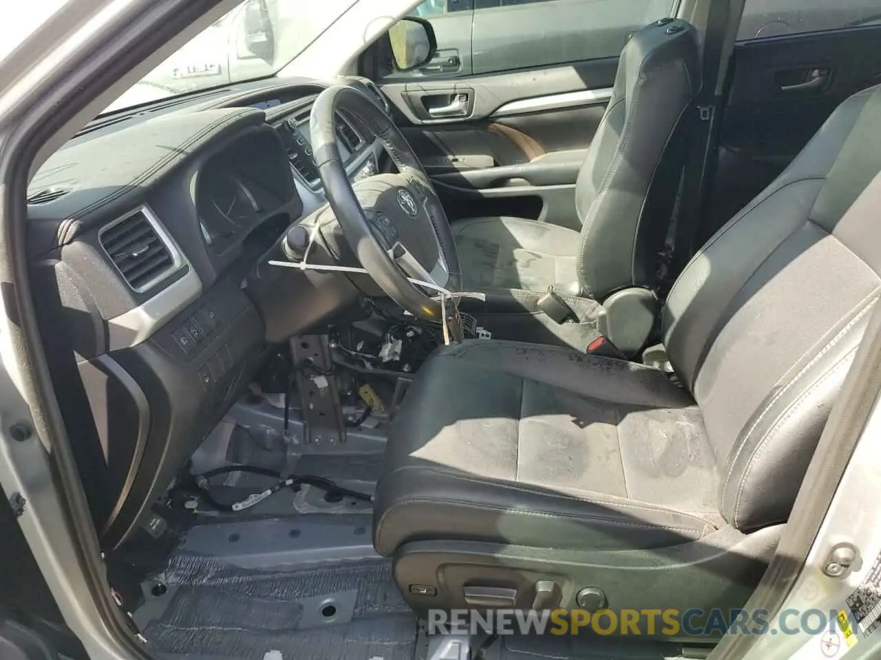 7 Photograph of a damaged car 5TDKZRFH6KS574554 TOYOTA HIGHLANDER 2019