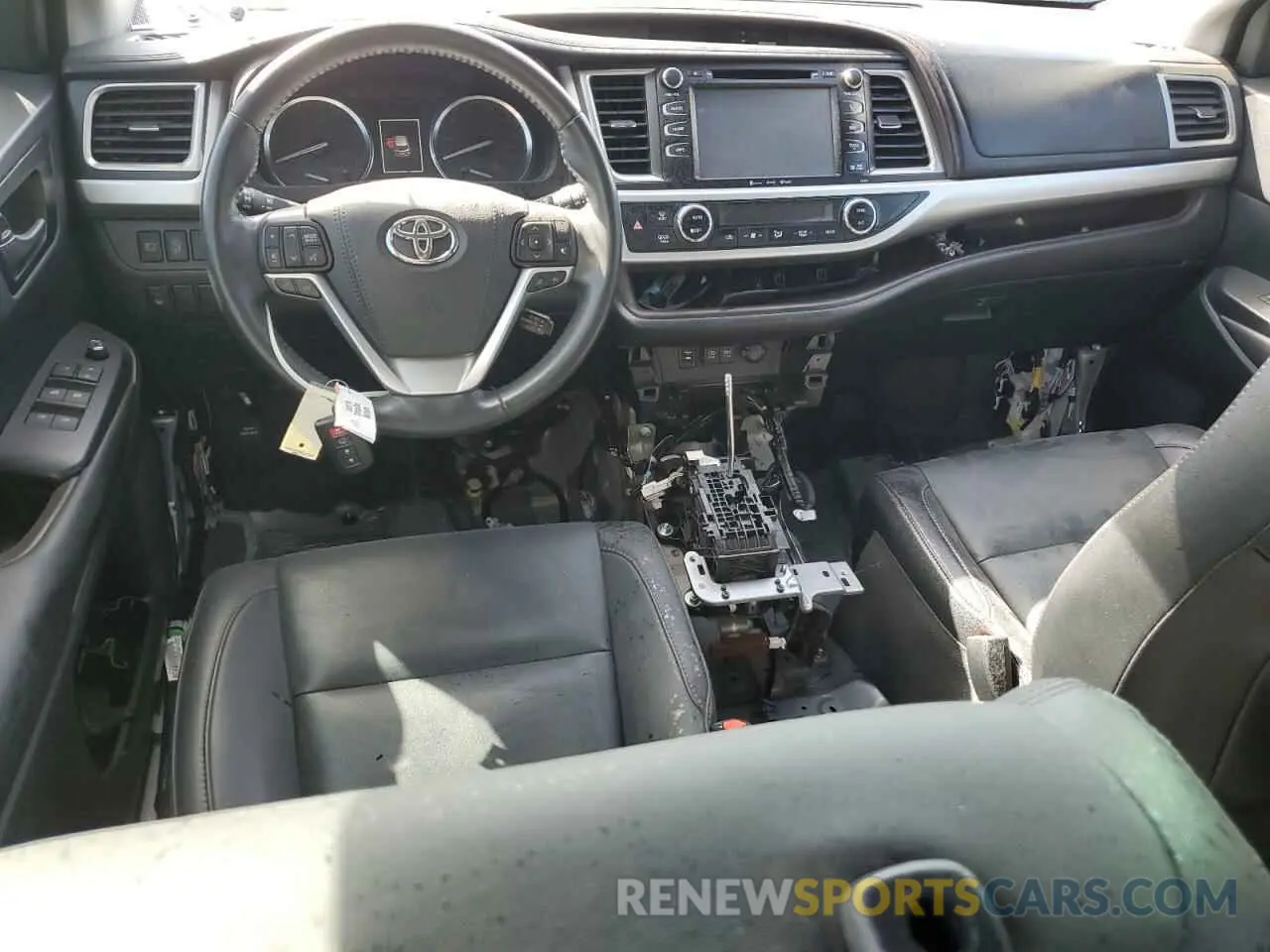 8 Photograph of a damaged car 5TDKZRFH6KS574554 TOYOTA HIGHLANDER 2019