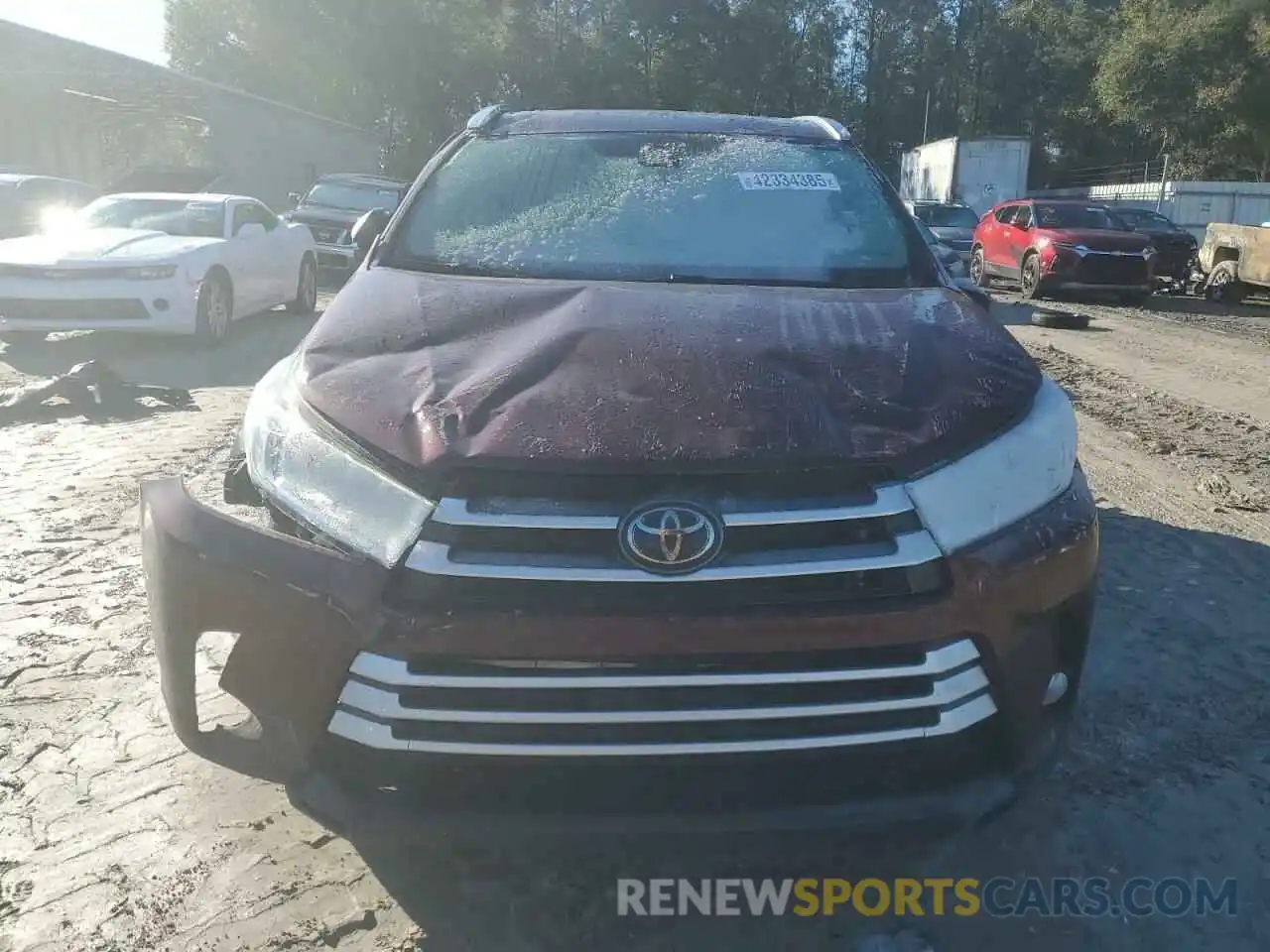 5 Photograph of a damaged car 5TDKZRFH7KS323896 TOYOTA HIGHLANDER 2019