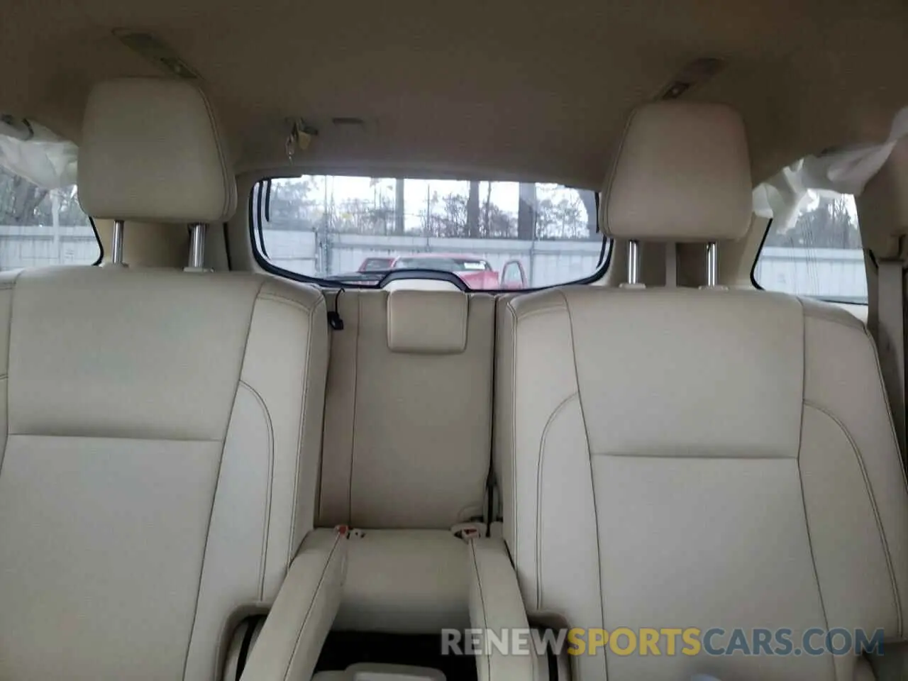 10 Photograph of a damaged car 5TDKZRFH7KS325499 TOYOTA HIGHLANDER 2019