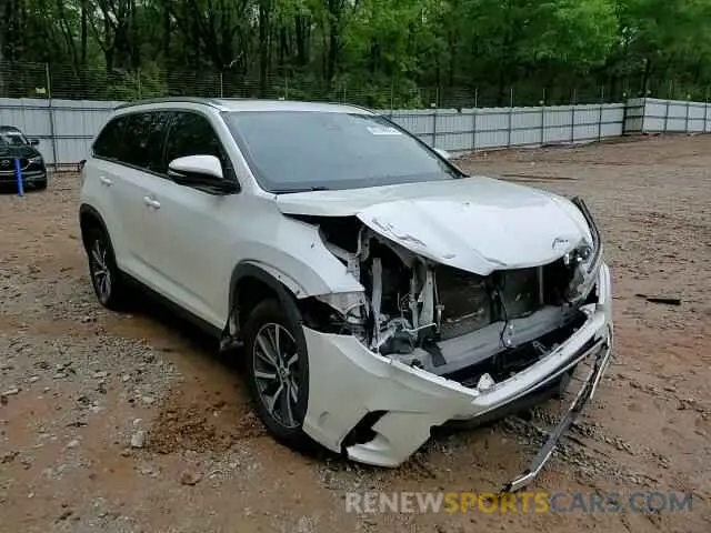 11 Photograph of a damaged car 5TDKZRFH7KS325499 TOYOTA HIGHLANDER 2019