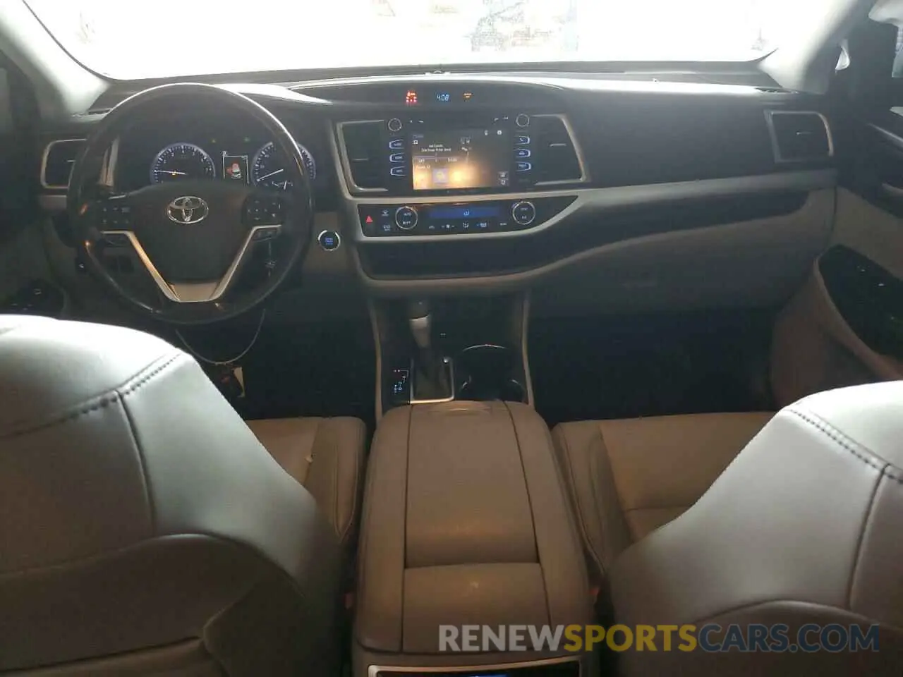 8 Photograph of a damaged car 5TDKZRFH7KS327110 TOYOTA HIGHLANDER 2019