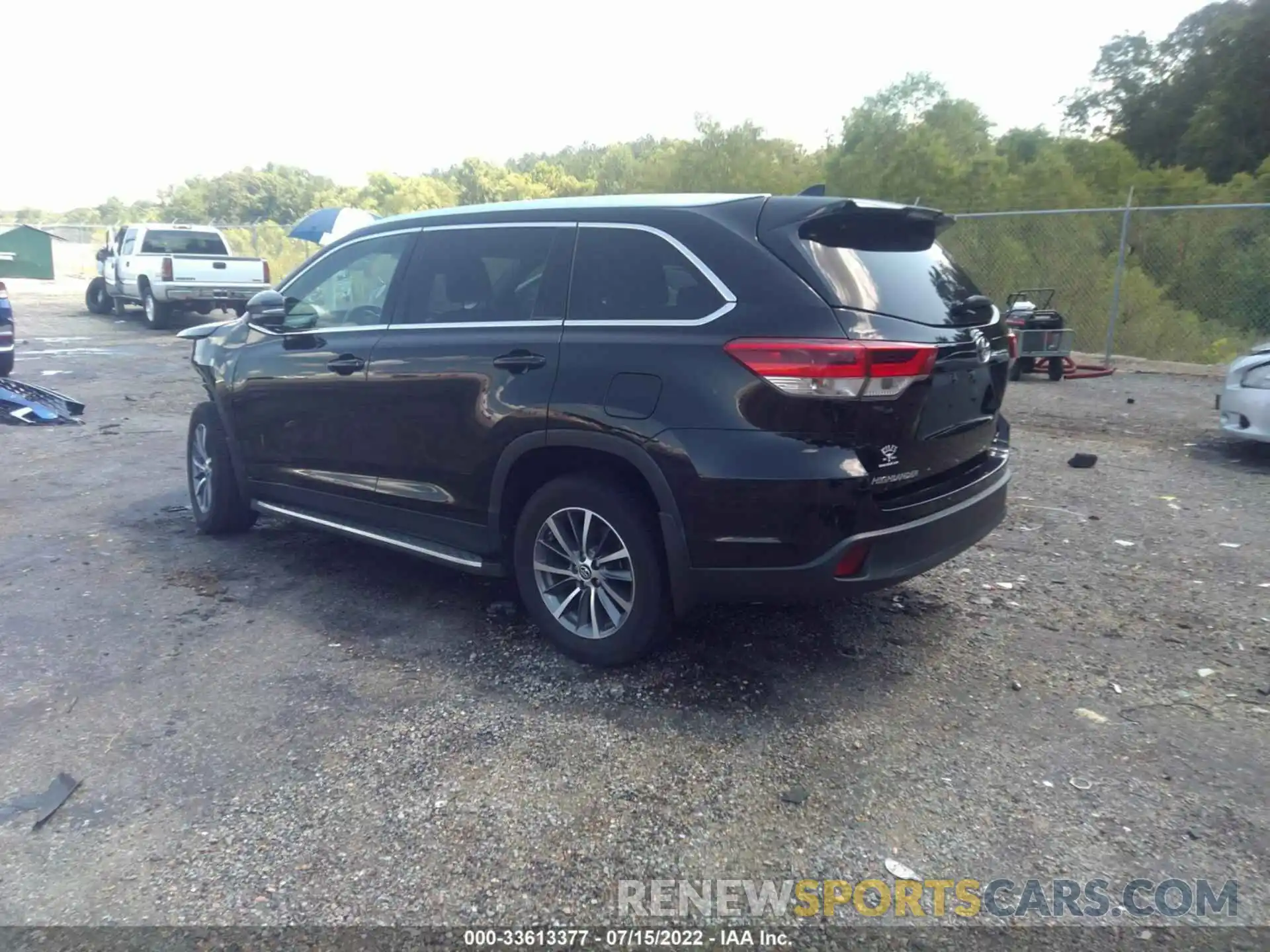 3 Photograph of a damaged car 5TDKZRFH7KS327592 TOYOTA HIGHLANDER 2019