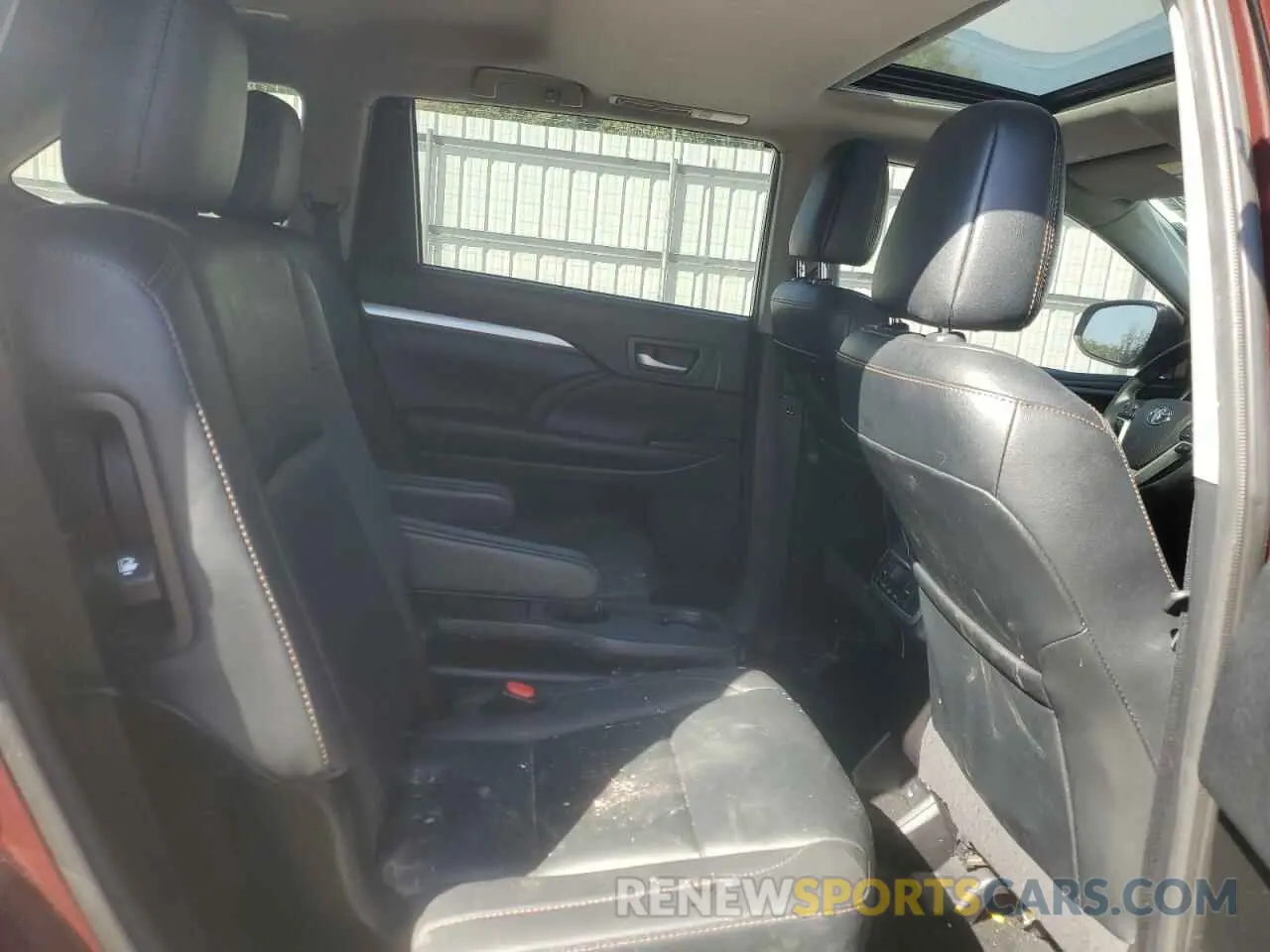 11 Photograph of a damaged car 5TDKZRFH7KS338348 TOYOTA HIGHLANDER 2019