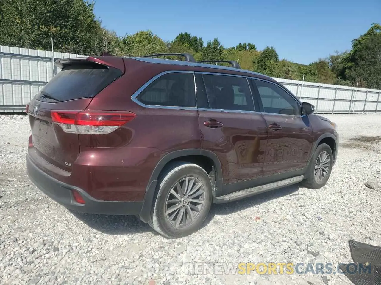 3 Photograph of a damaged car 5TDKZRFH7KS338348 TOYOTA HIGHLANDER 2019