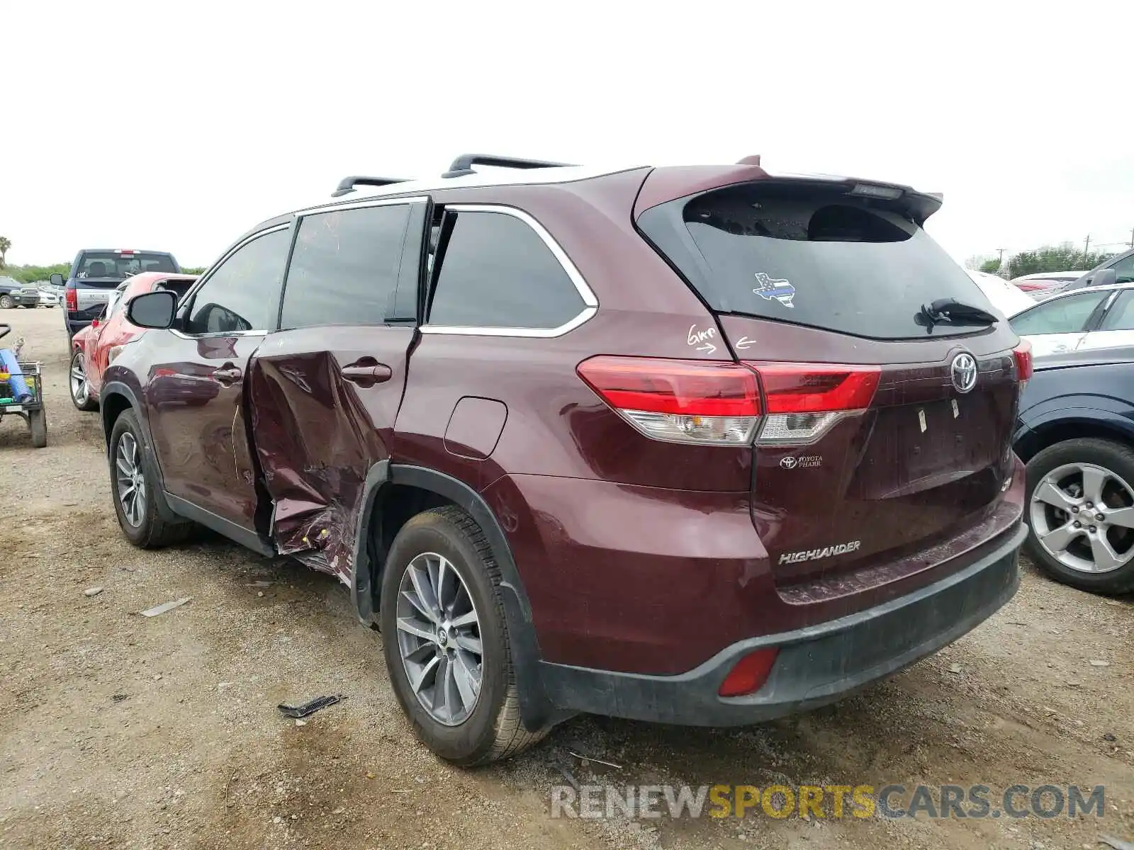 3 Photograph of a damaged car 5TDKZRFH7KS339967 TOYOTA HIGHLANDER 2019