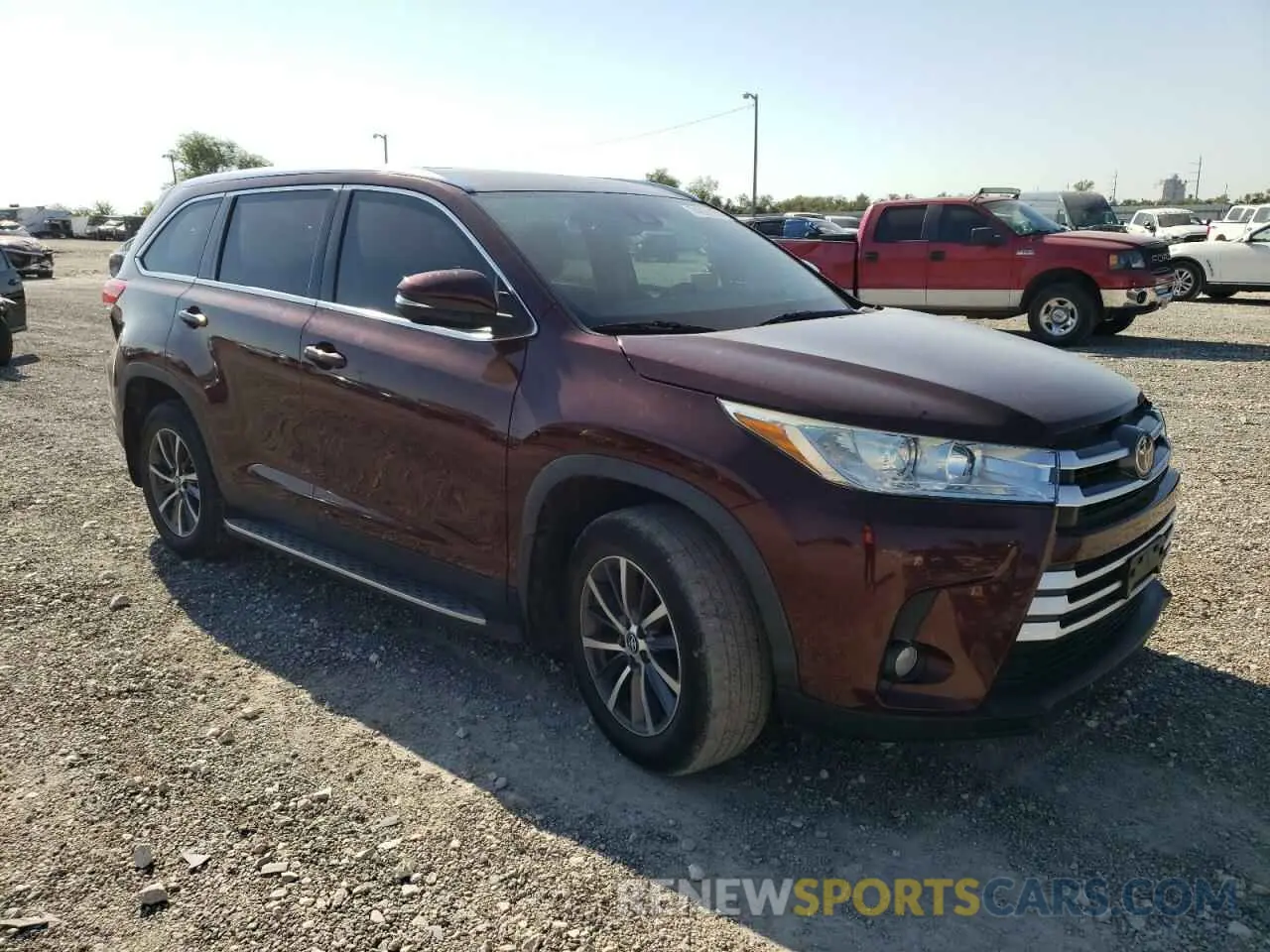 4 Photograph of a damaged car 5TDKZRFH7KS341976 TOYOTA HIGHLANDER 2019