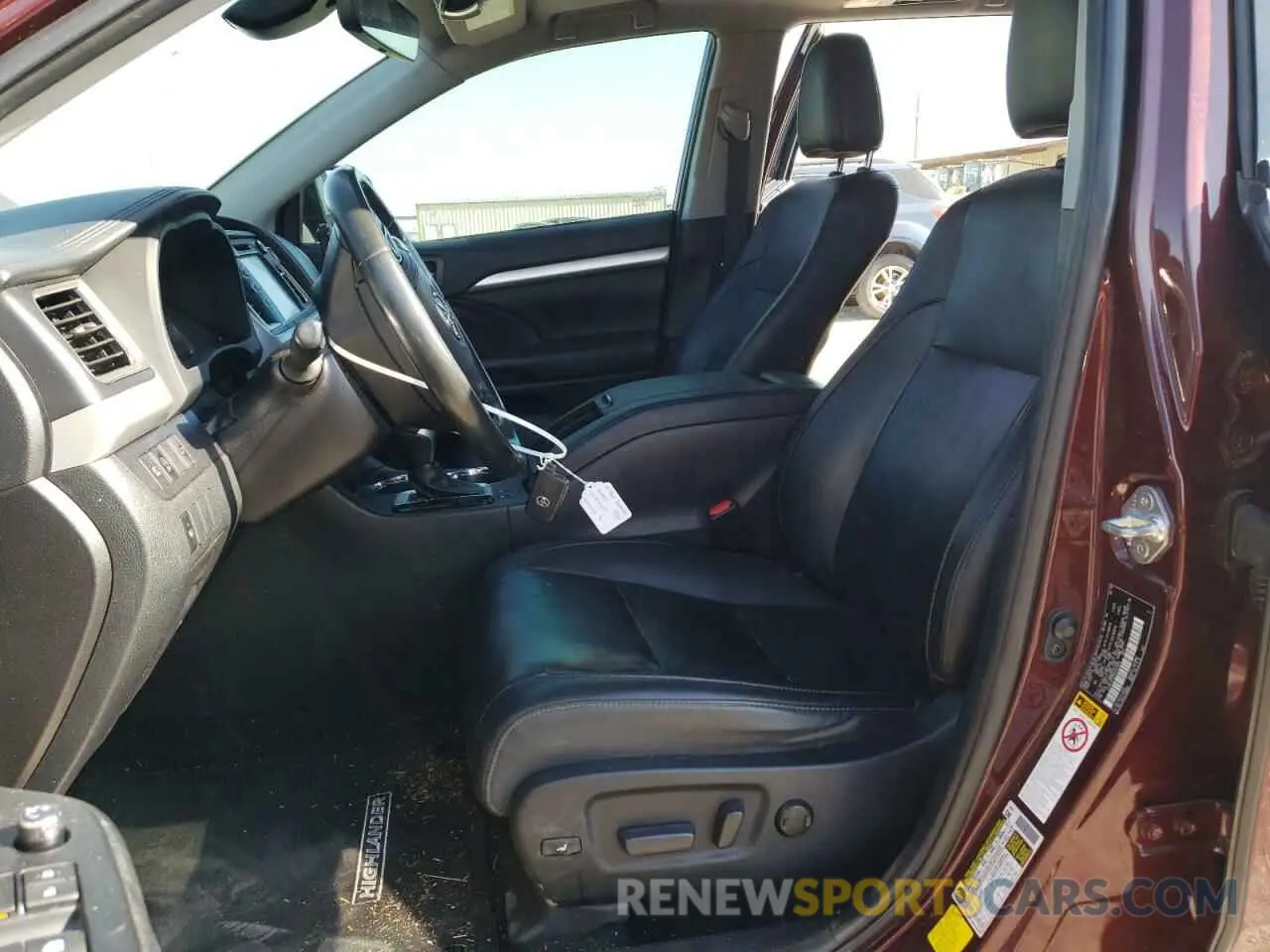 7 Photograph of a damaged car 5TDKZRFH7KS341976 TOYOTA HIGHLANDER 2019