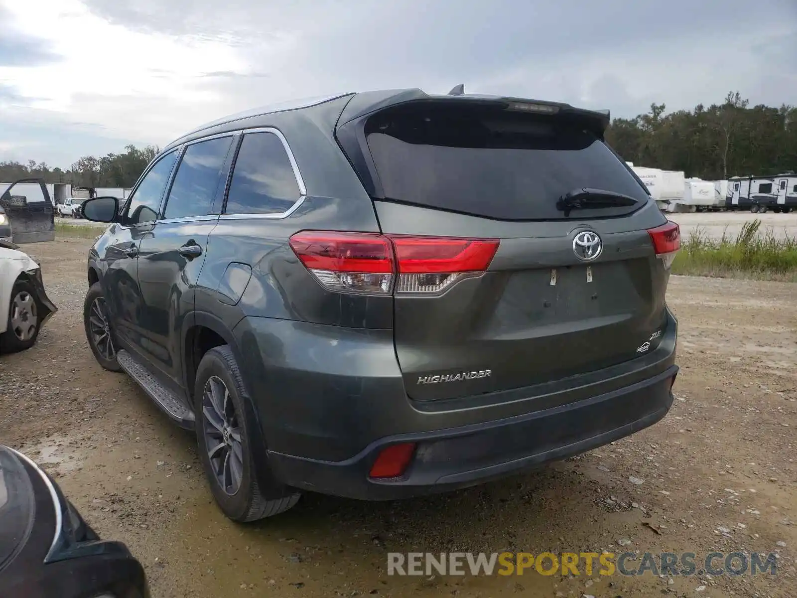 3 Photograph of a damaged car 5TDKZRFH7KS342741 TOYOTA HIGHLANDER 2019