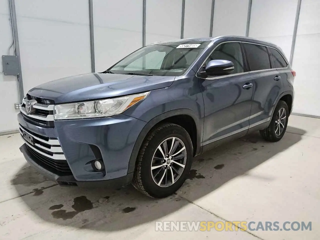 1 Photograph of a damaged car 5TDKZRFH7KS343727 TOYOTA HIGHLANDER 2019