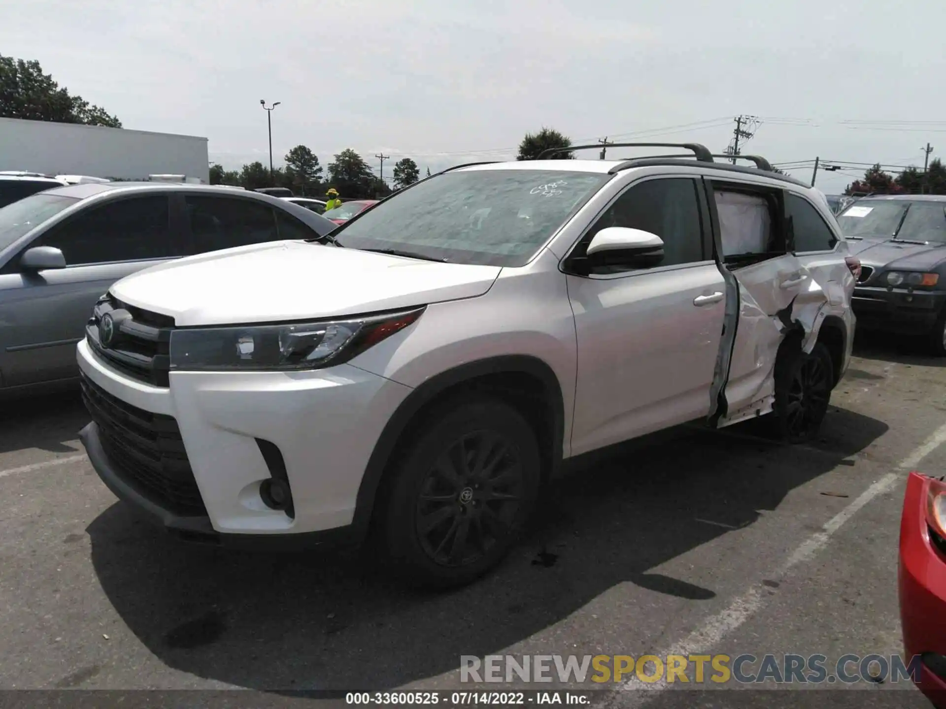 2 Photograph of a damaged car 5TDKZRFH7KS346983 TOYOTA HIGHLANDER 2019