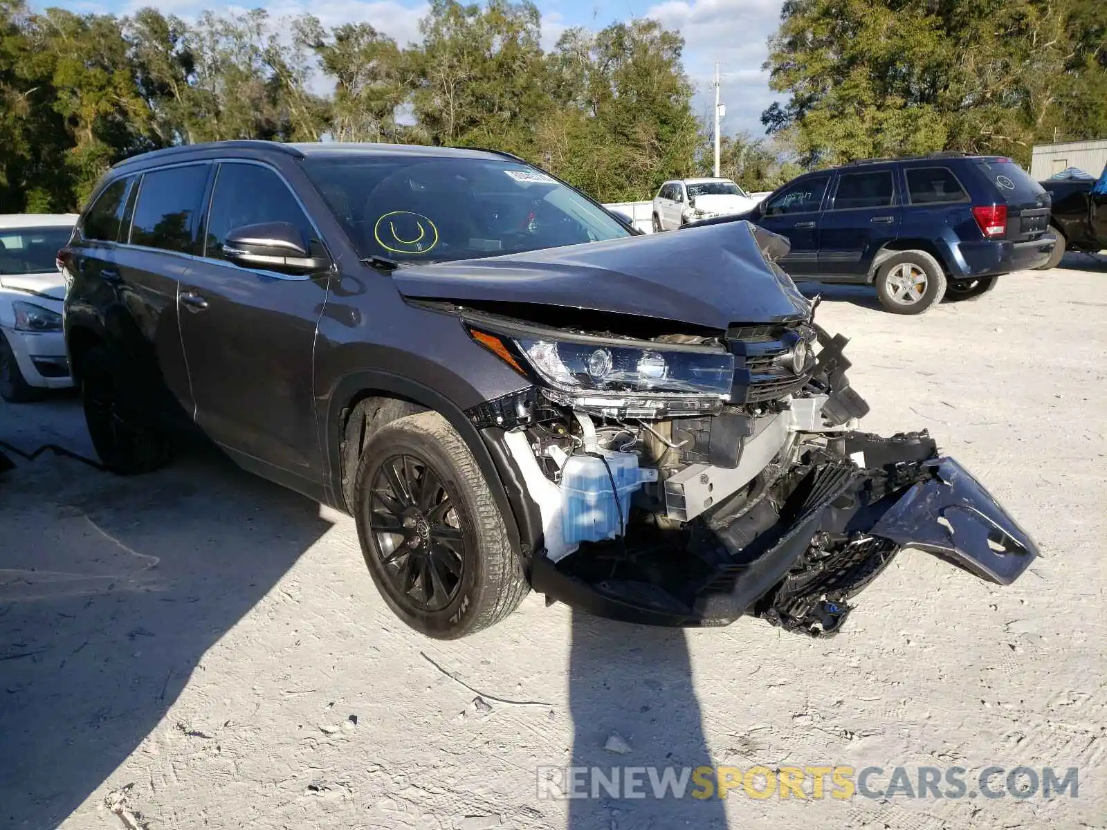 1 Photograph of a damaged car 5TDKZRFH7KS369146 TOYOTA HIGHLANDER 2019