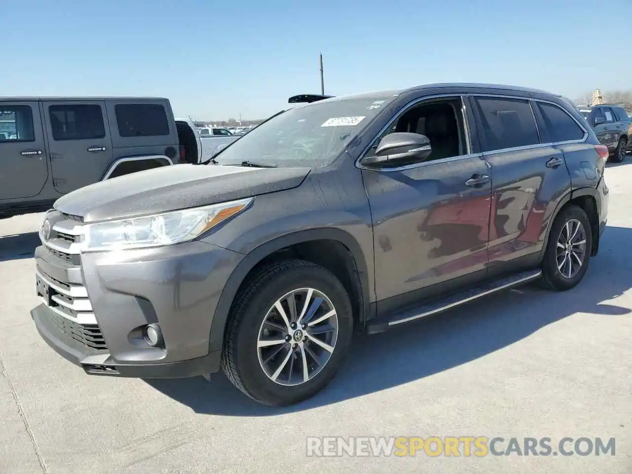 1 Photograph of a damaged car 5TDKZRFH7KS554636 TOYOTA HIGHLANDER 2019