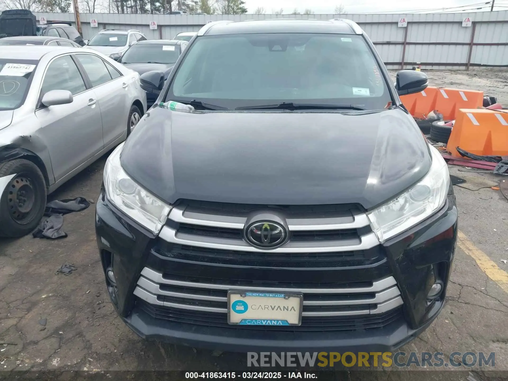 12 Photograph of a damaged car 5TDKZRFH7KS560257 TOYOTA HIGHLANDER 2019