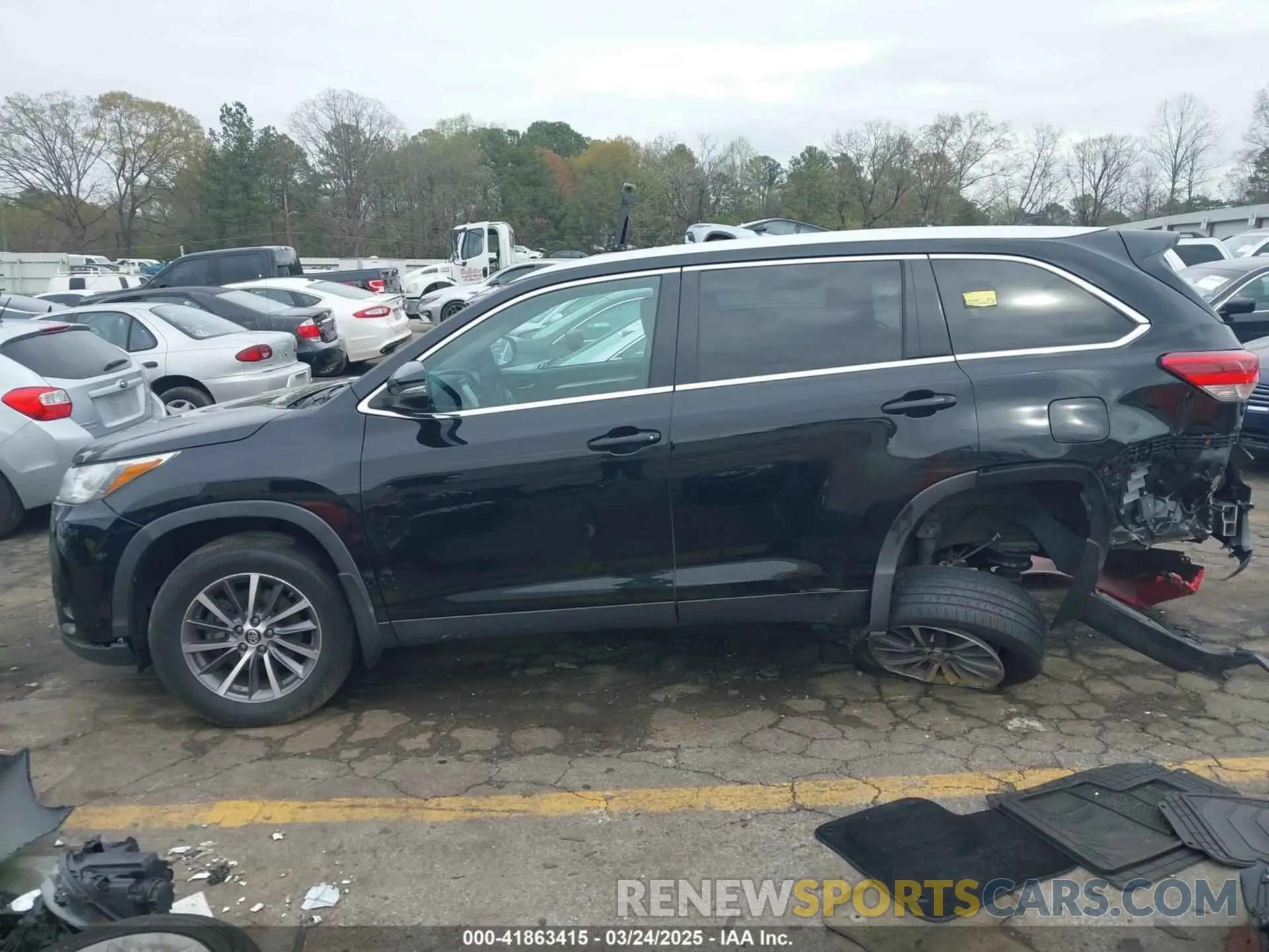14 Photograph of a damaged car 5TDKZRFH7KS560257 TOYOTA HIGHLANDER 2019