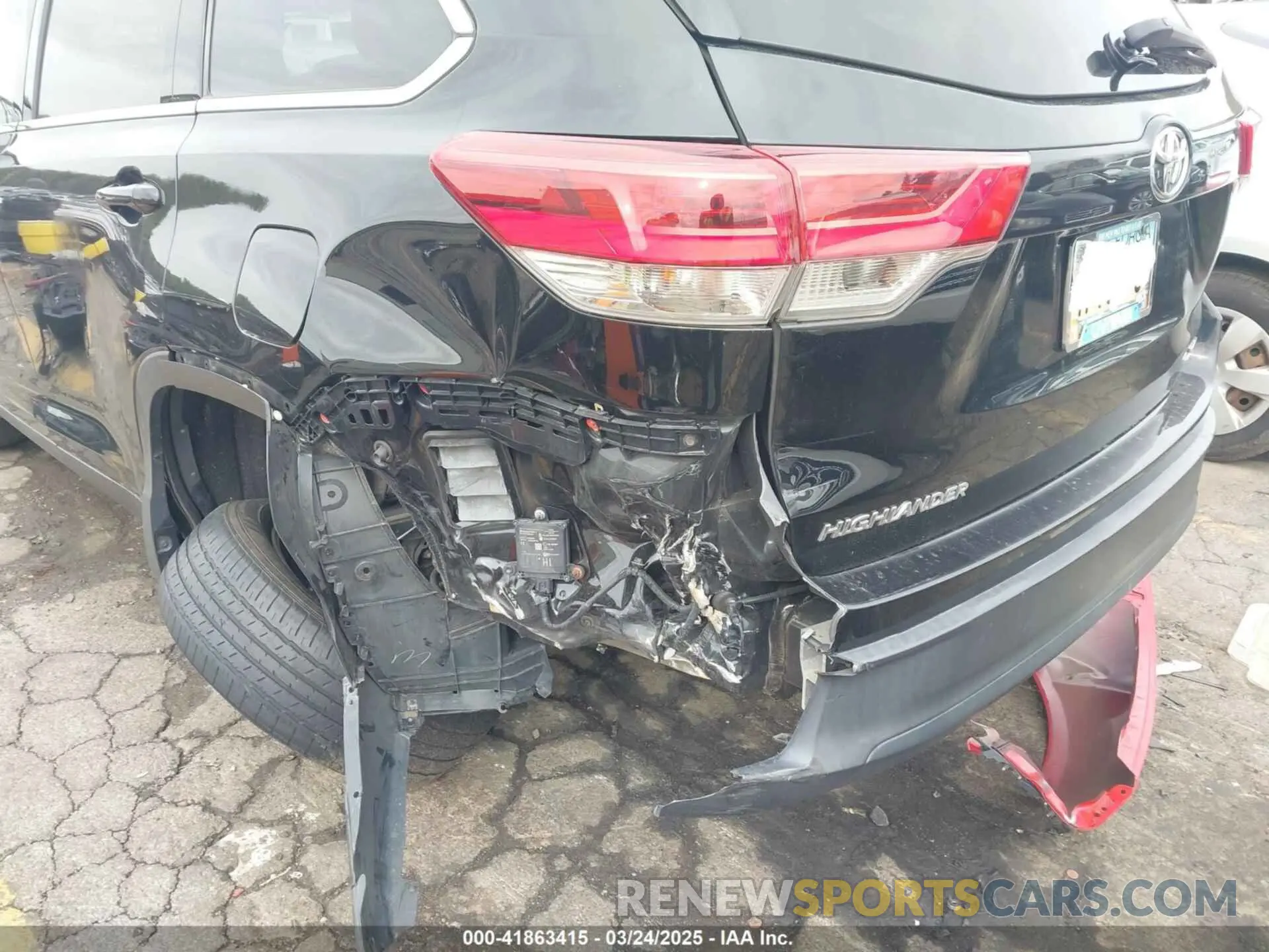 6 Photograph of a damaged car 5TDKZRFH7KS560257 TOYOTA HIGHLANDER 2019