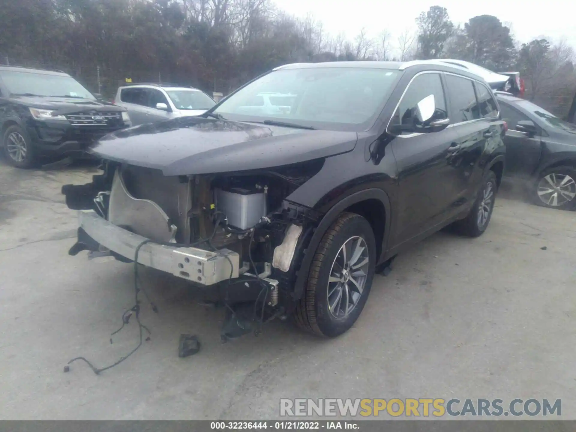 2 Photograph of a damaged car 5TDKZRFH7KS560596 TOYOTA HIGHLANDER 2019