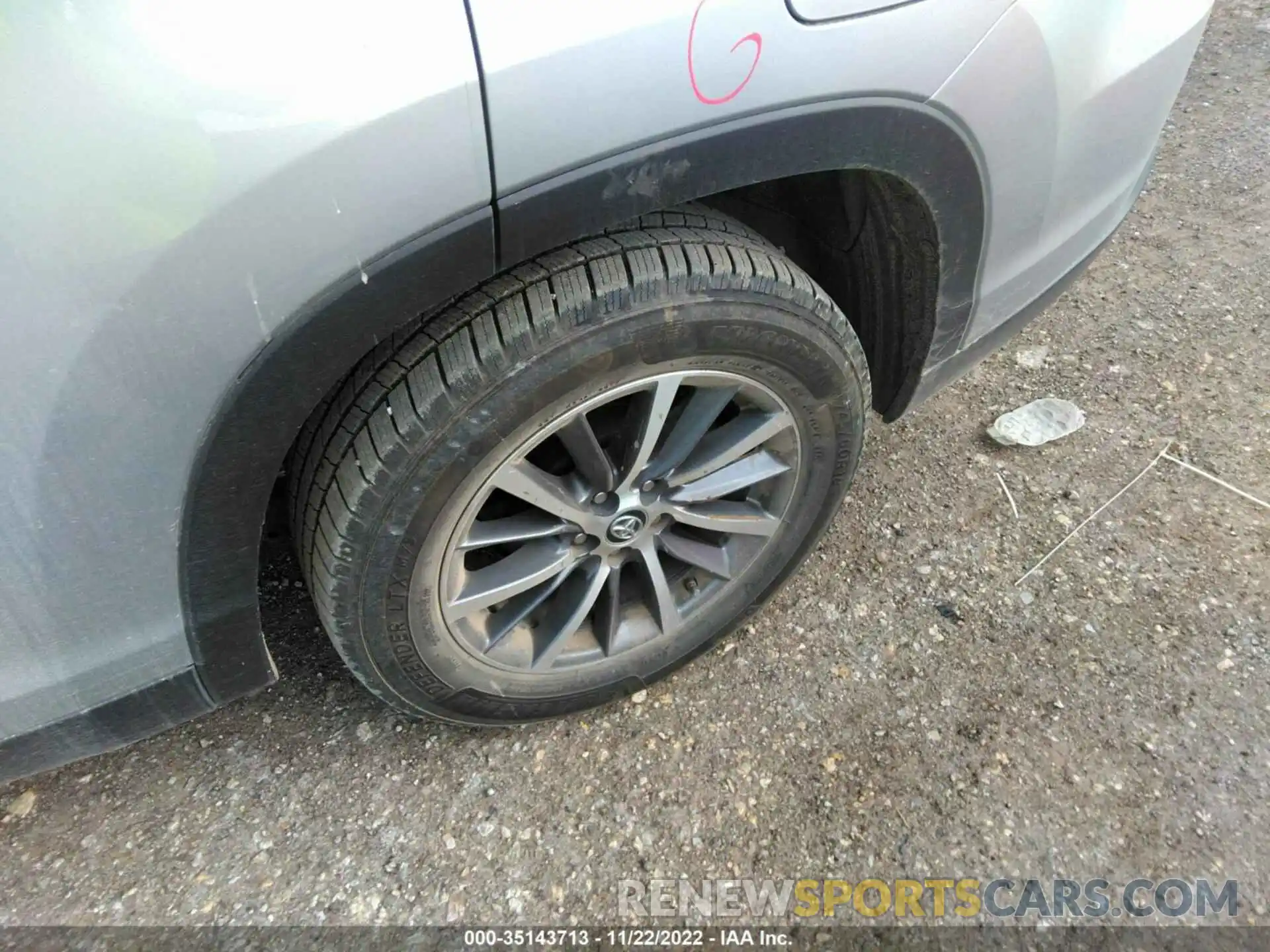 13 Photograph of a damaged car 5TDKZRFH7KS561022 TOYOTA HIGHLANDER 2019