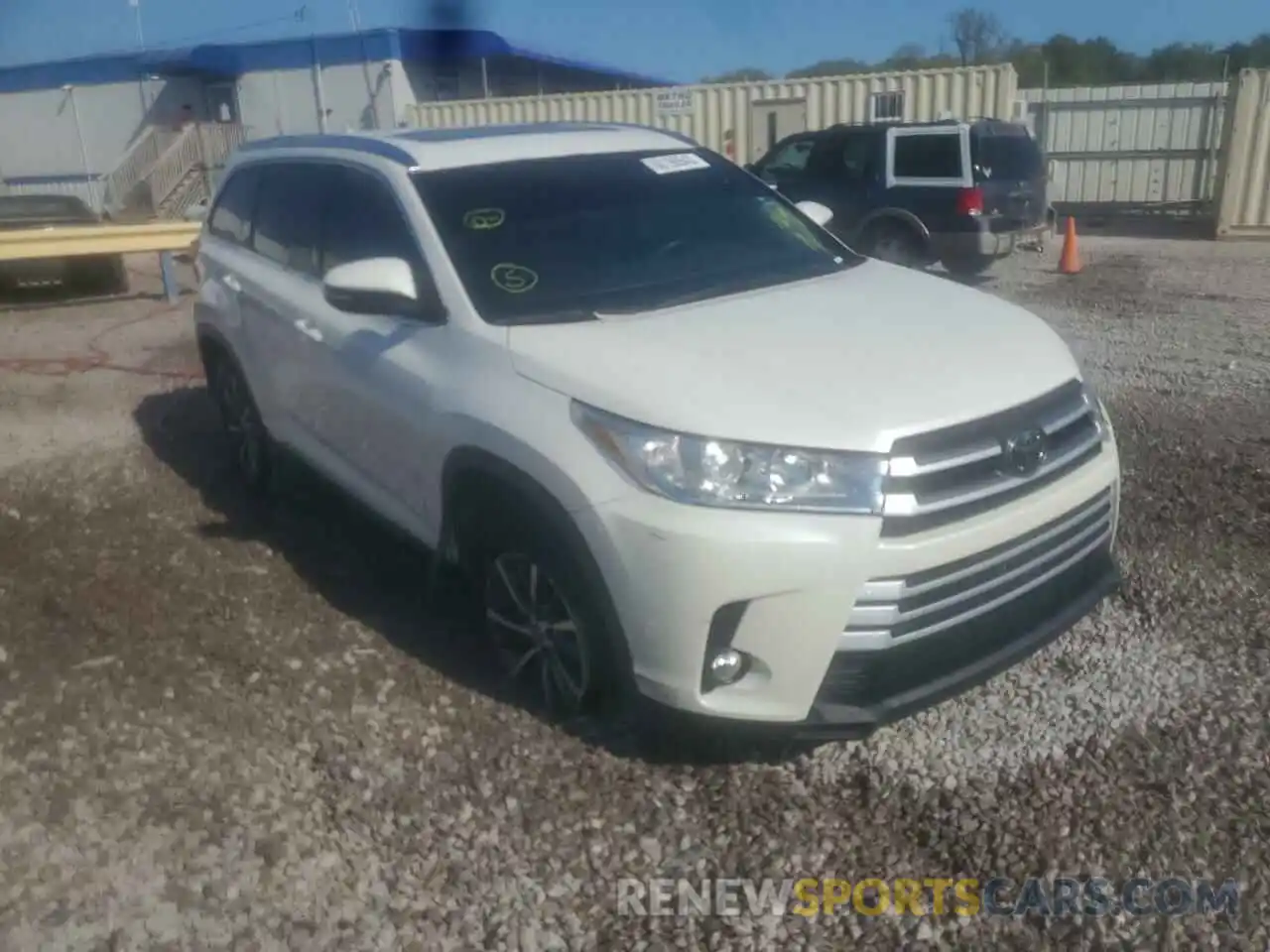 1 Photograph of a damaged car 5TDKZRFH7KS562218 TOYOTA HIGHLANDER 2019