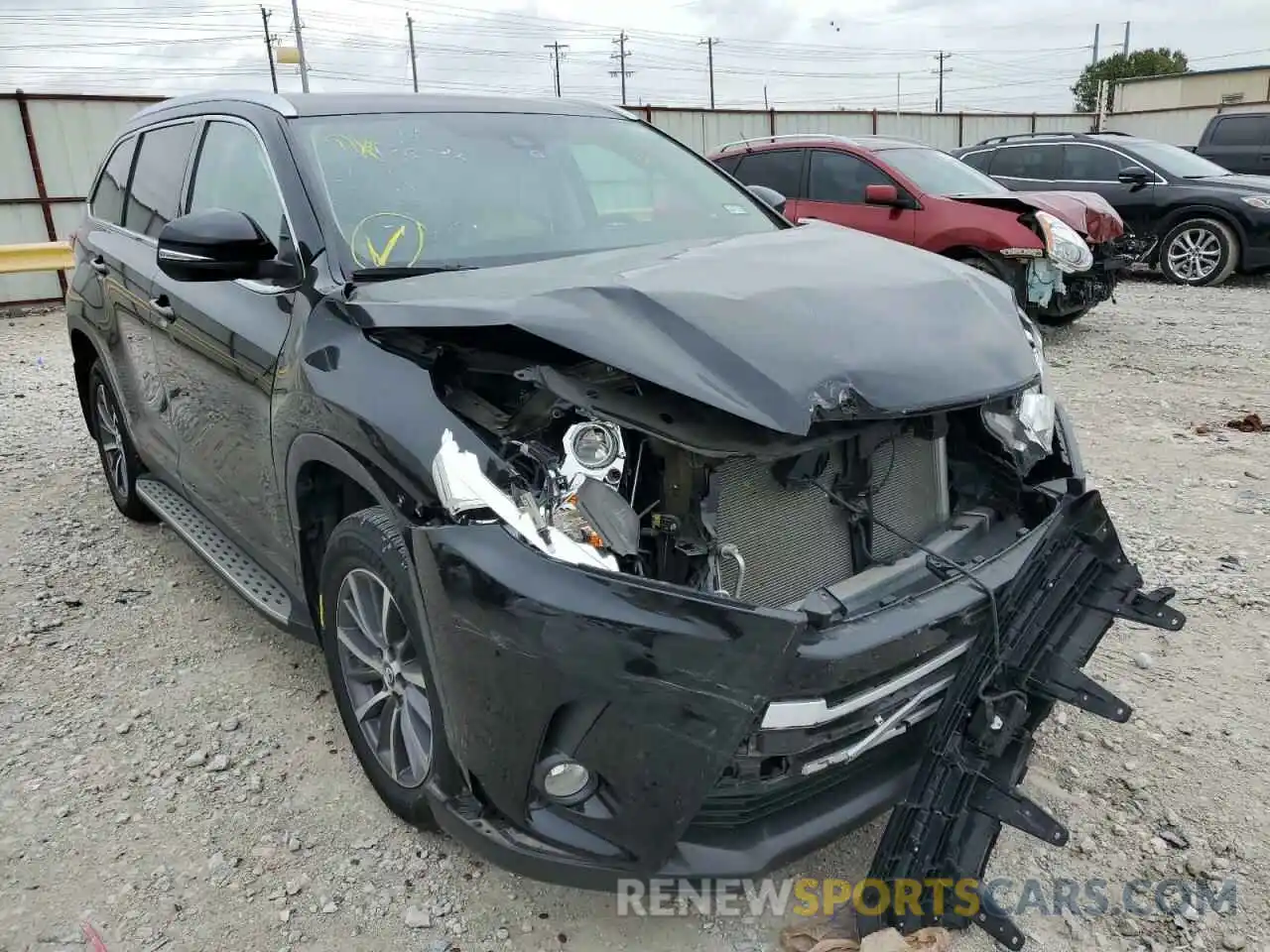 1 Photograph of a damaged car 5TDKZRFH7KS563689 TOYOTA HIGHLANDER 2019