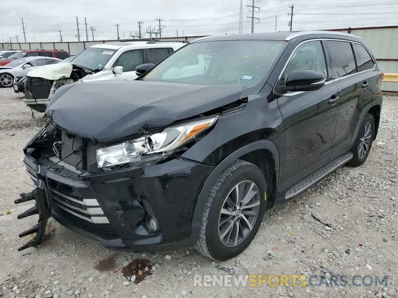 2 Photograph of a damaged car 5TDKZRFH7KS563689 TOYOTA HIGHLANDER 2019