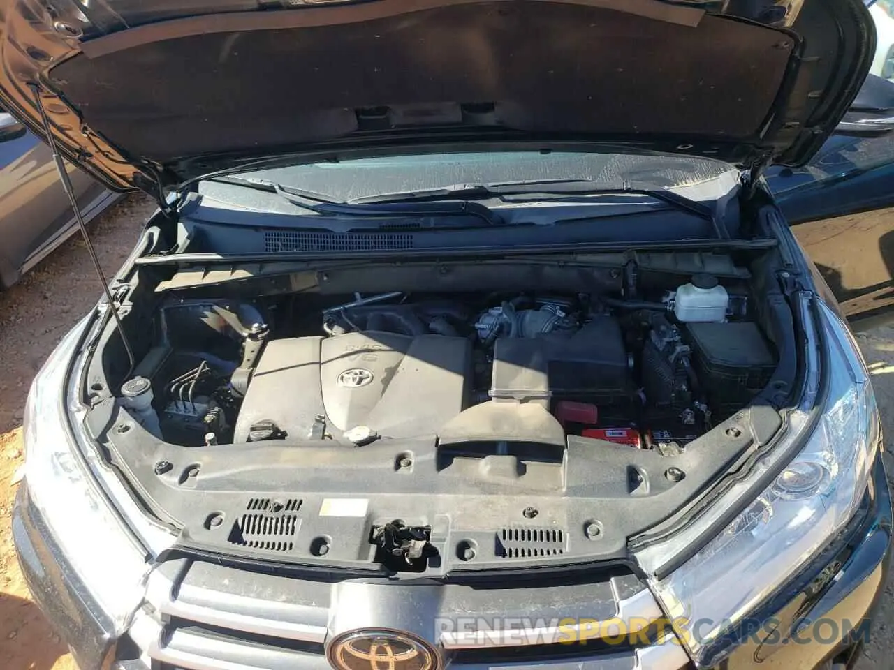 12 Photograph of a damaged car 5TDKZRFH7KS568830 TOYOTA HIGHLANDER 2019