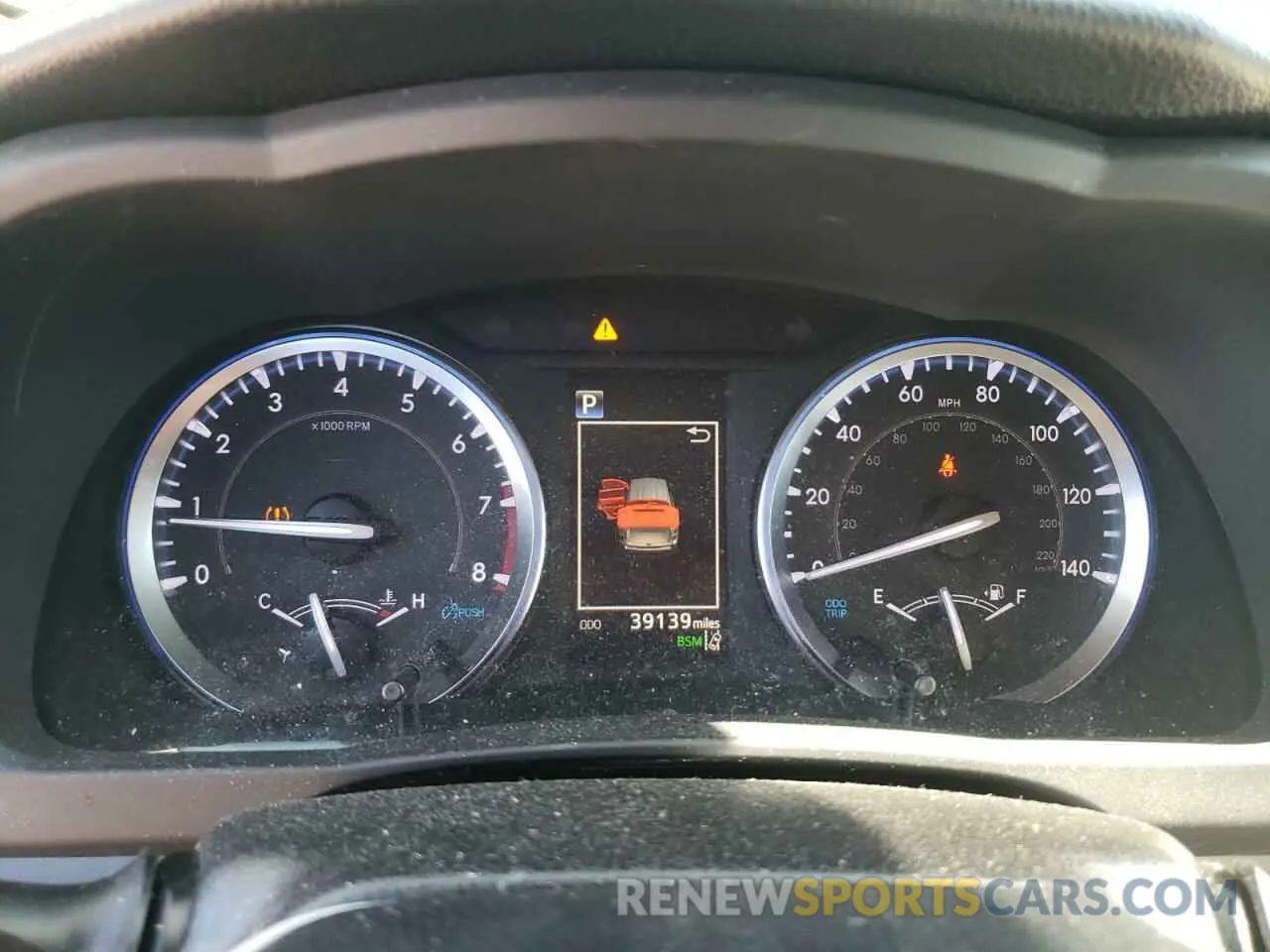 9 Photograph of a damaged car 5TDKZRFH7KS568830 TOYOTA HIGHLANDER 2019
