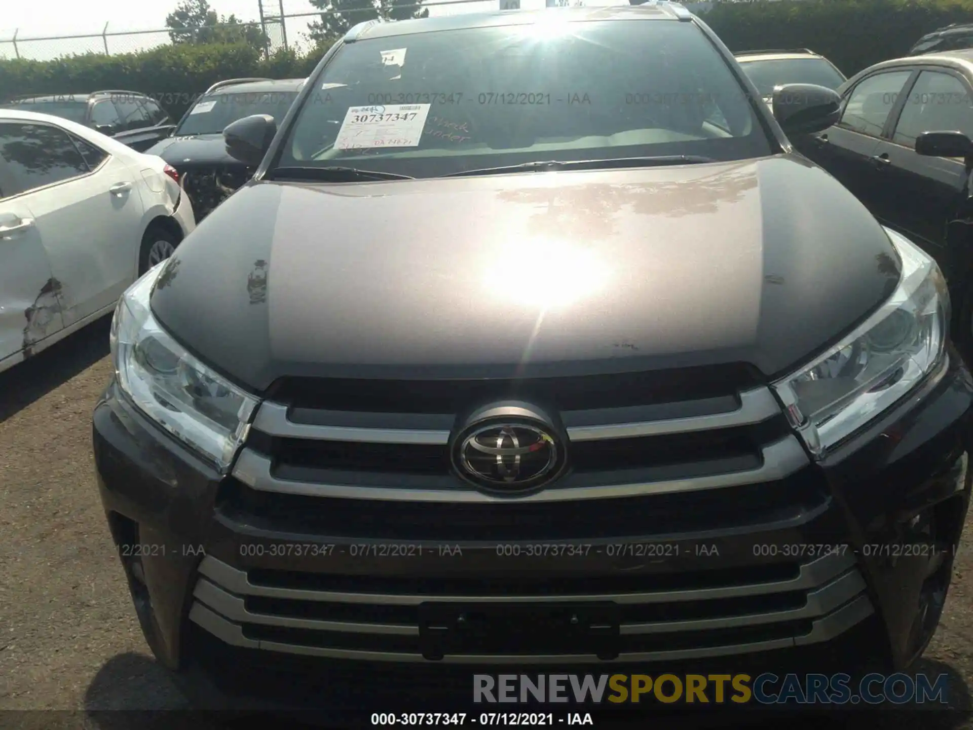 6 Photograph of a damaged car 5TDKZRFH7KS571727 TOYOTA HIGHLANDER 2019