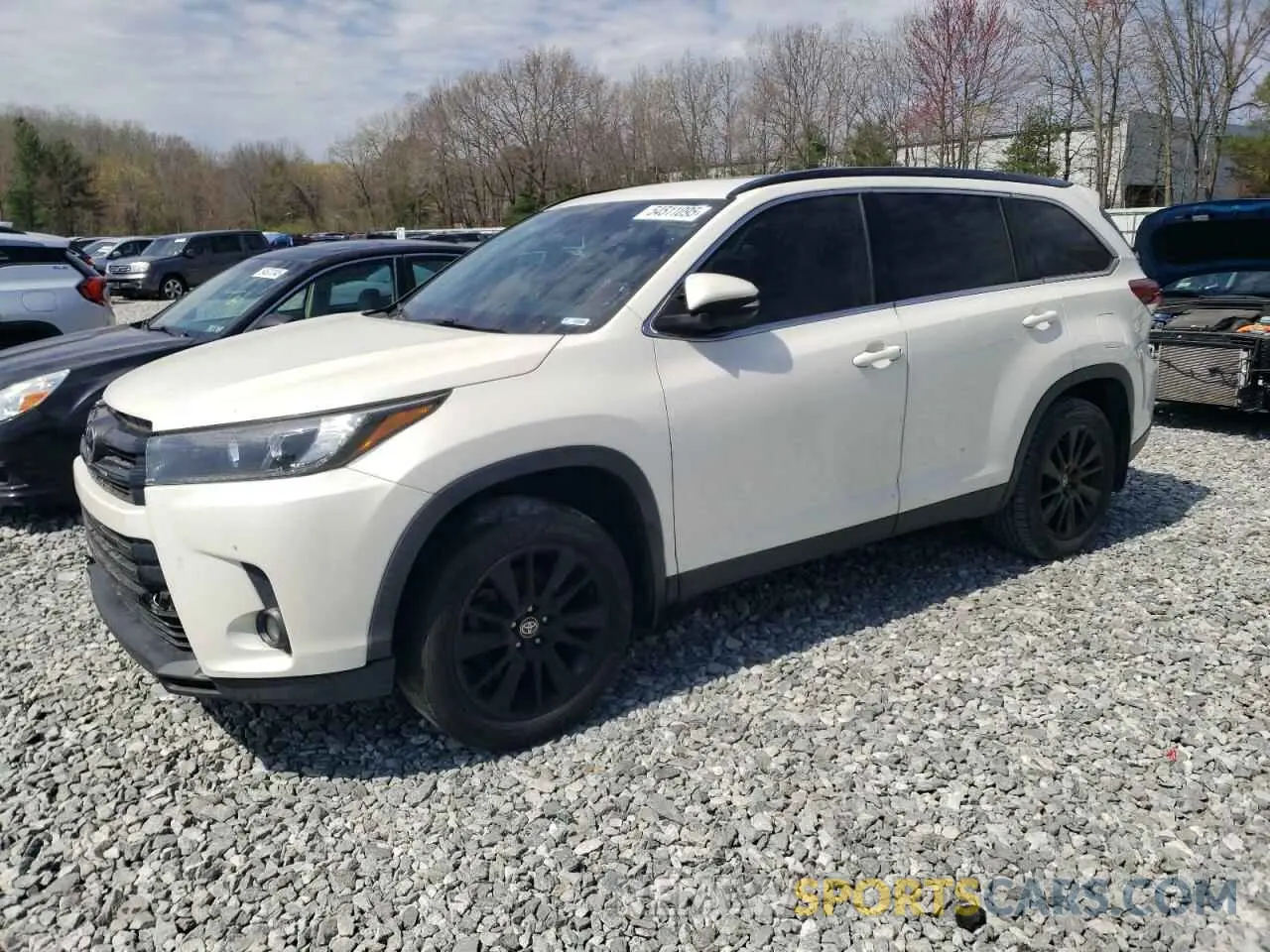 1 Photograph of a damaged car 5TDKZRFH7KS575003 TOYOTA HIGHLANDER 2019