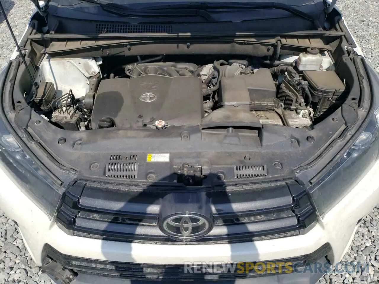12 Photograph of a damaged car 5TDKZRFH7KS575003 TOYOTA HIGHLANDER 2019