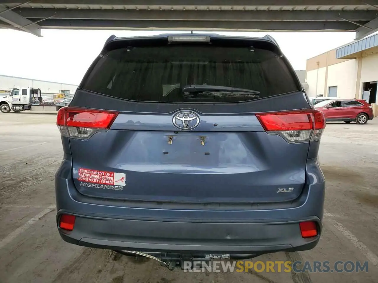 6 Photograph of a damaged car 5TDKZRFH8KS292447 TOYOTA HIGHLANDER 2019