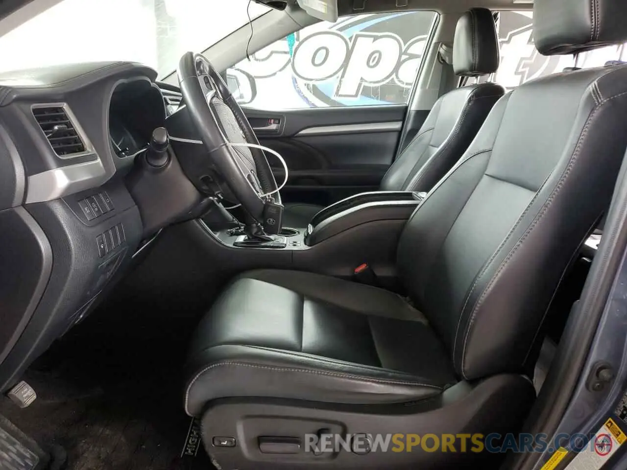 7 Photograph of a damaged car 5TDKZRFH8KS292447 TOYOTA HIGHLANDER 2019