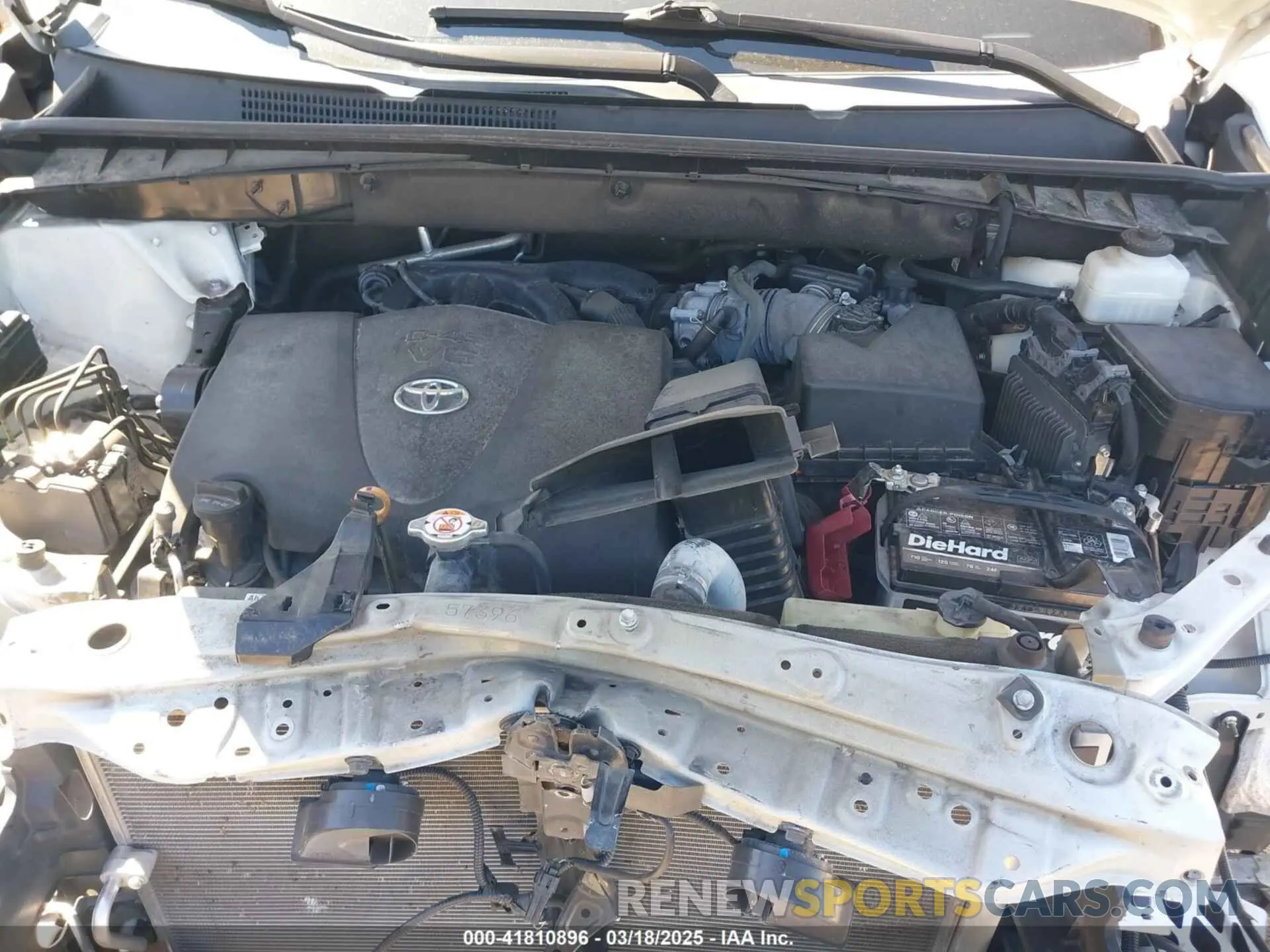 10 Photograph of a damaged car 5TDKZRFH8KS309666 TOYOTA HIGHLANDER 2019