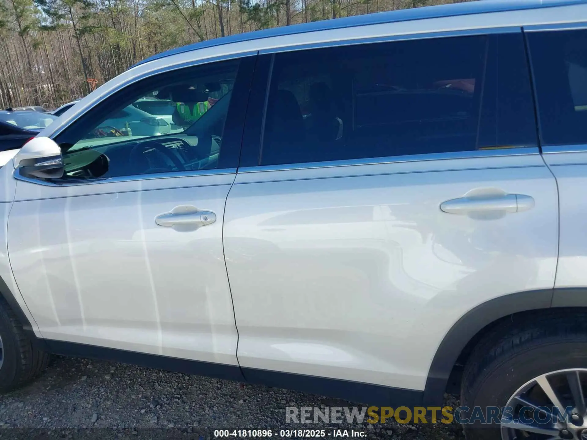 15 Photograph of a damaged car 5TDKZRFH8KS309666 TOYOTA HIGHLANDER 2019