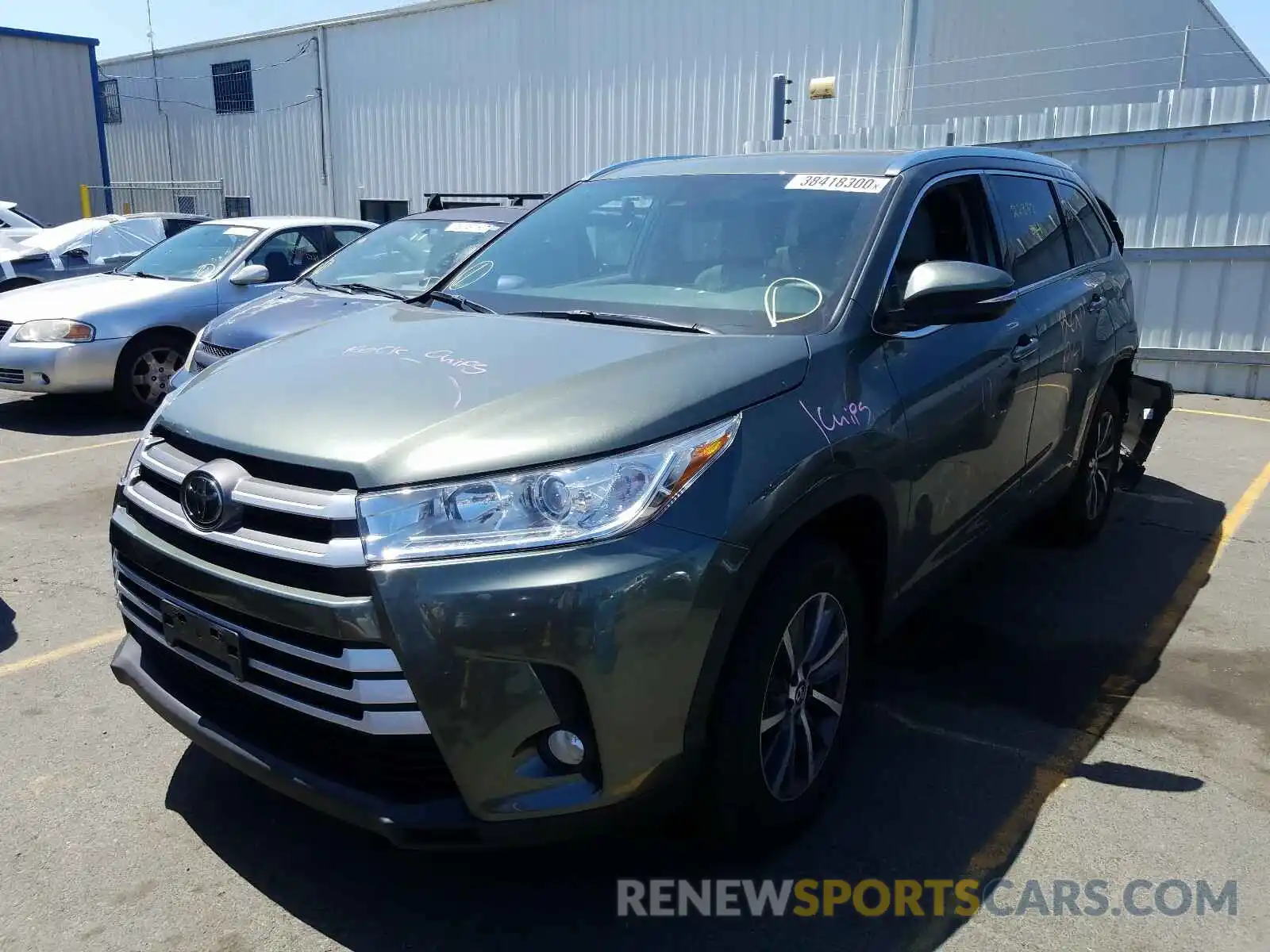 2 Photograph of a damaged car 5TDKZRFH8KS321977 TOYOTA HIGHLANDER 2019