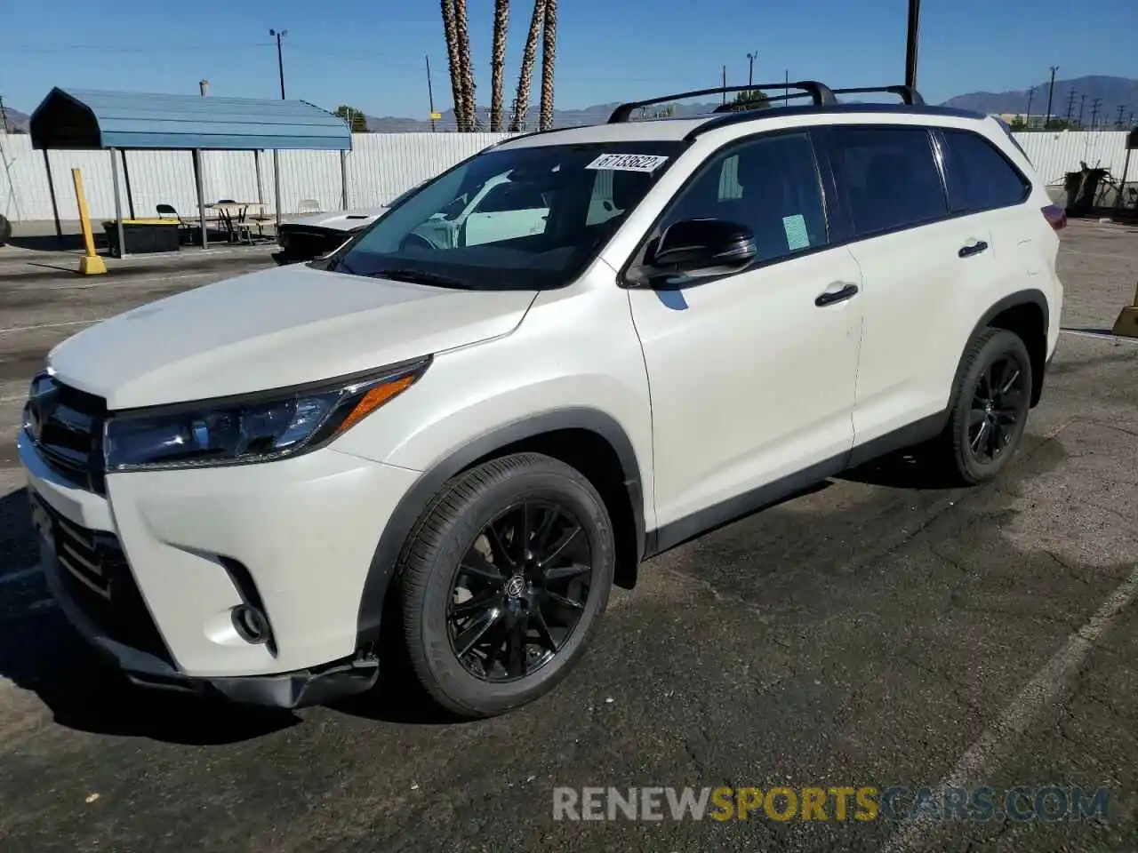 1 Photograph of a damaged car 5TDKZRFH8KS329903 TOYOTA HIGHLANDER 2019