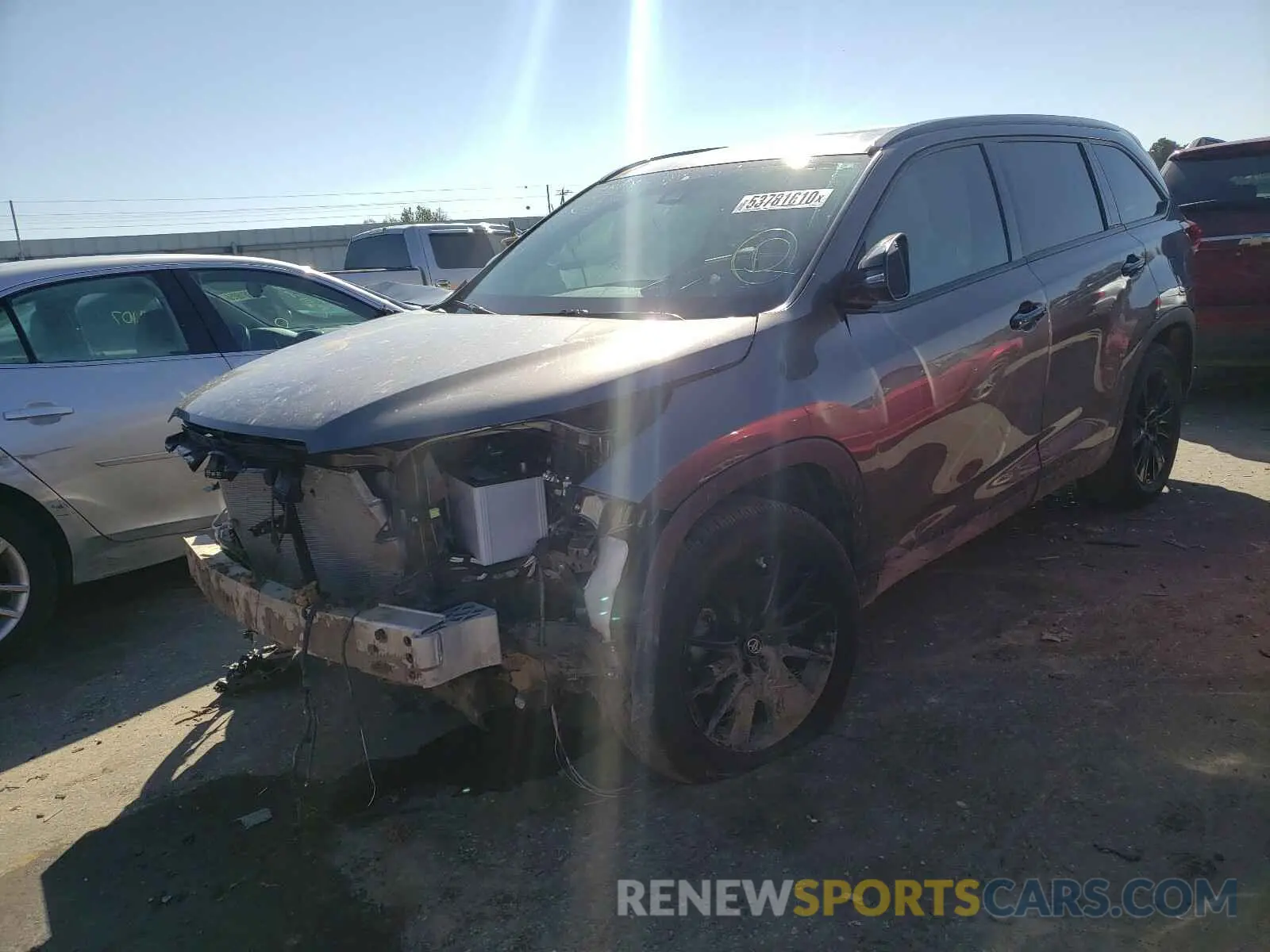 2 Photograph of a damaged car 5TDKZRFH8KS330128 TOYOTA HIGHLANDER 2019