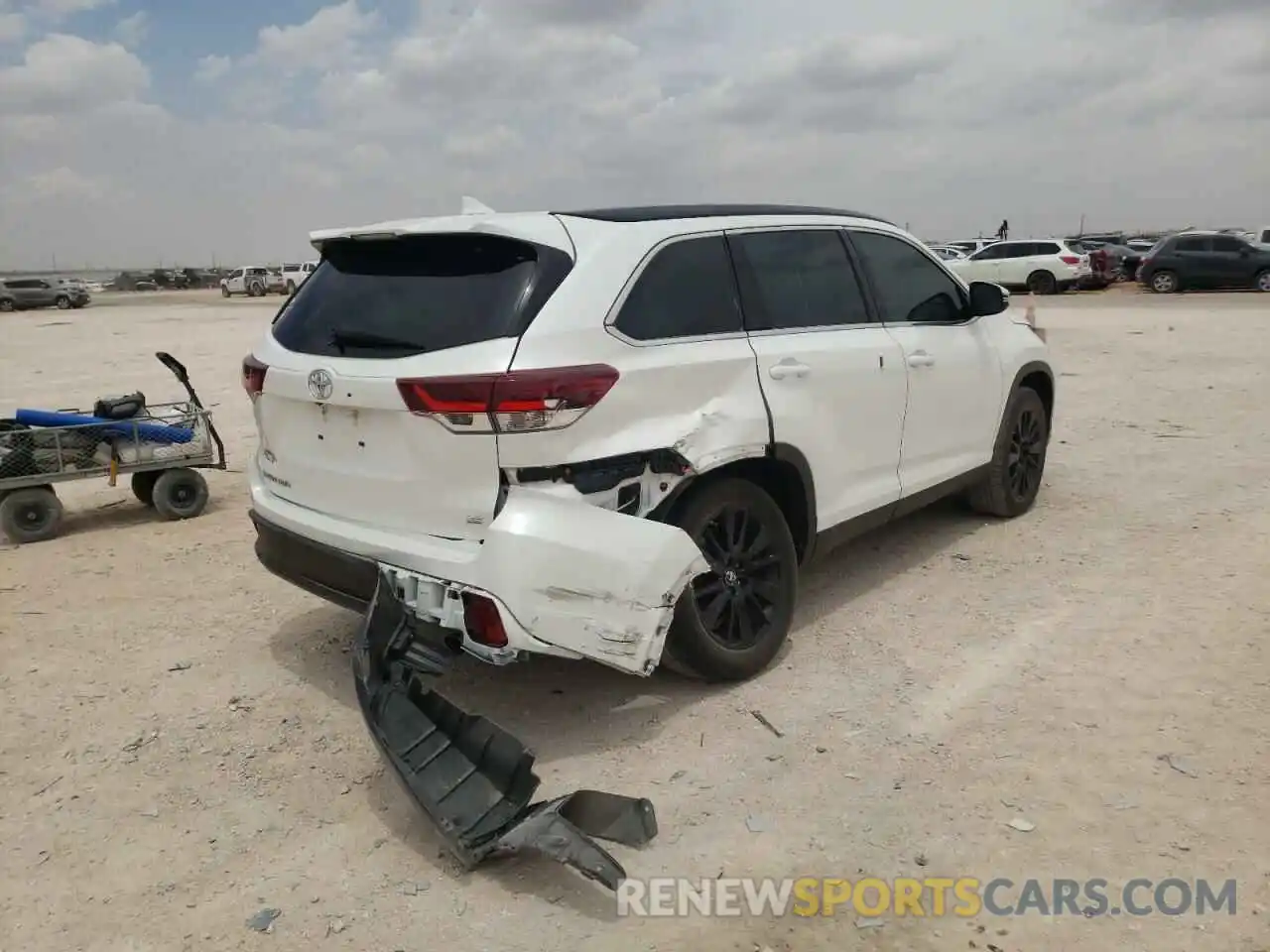 4 Photograph of a damaged car 5TDKZRFH8KS349522 TOYOTA HIGHLANDER 2019