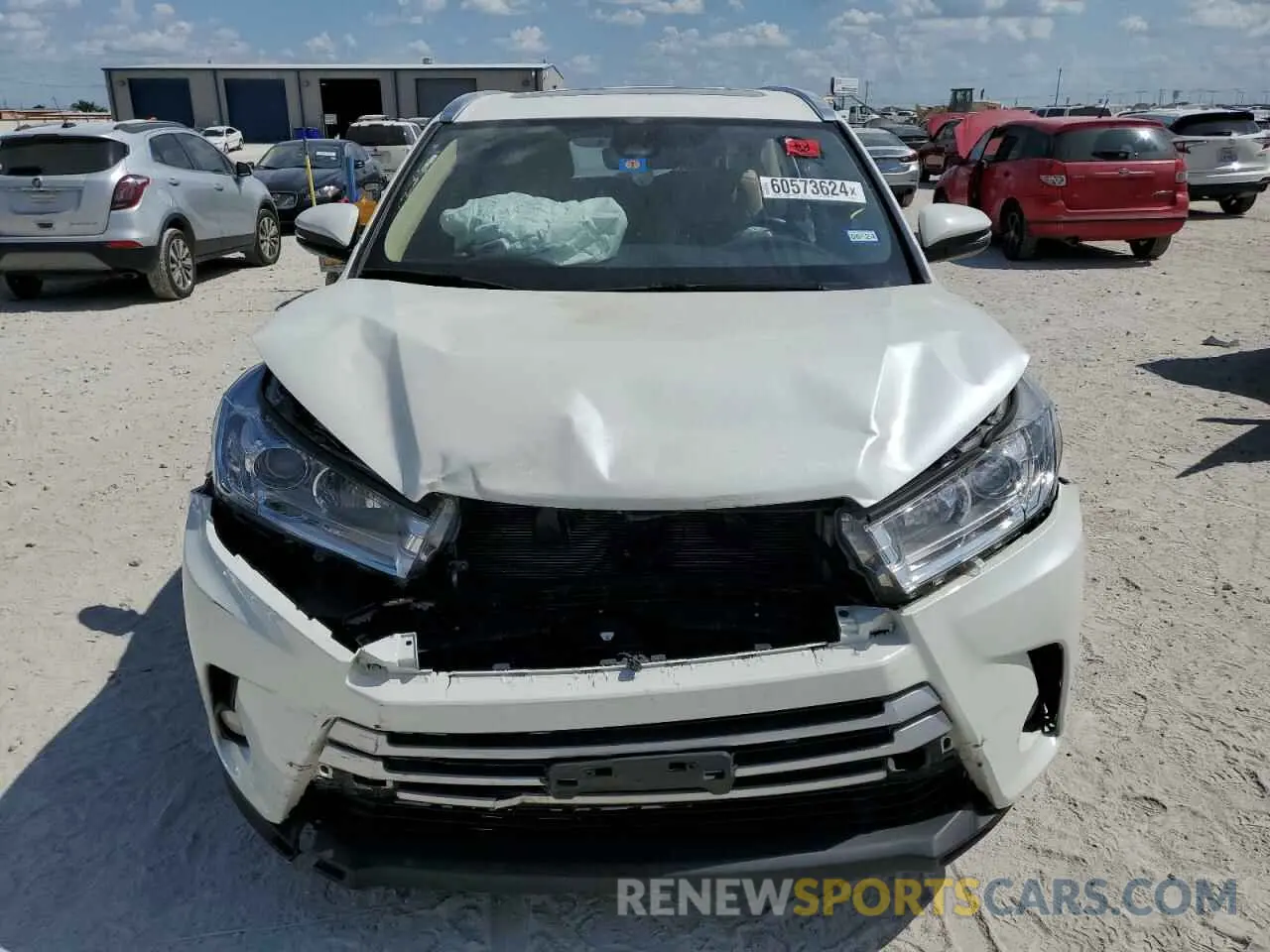5 Photograph of a damaged car 5TDKZRFH8KS357510 TOYOTA HIGHLANDER 2019
