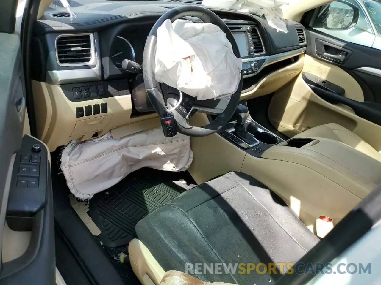 8 Photograph of a damaged car 5TDKZRFH8KS357510 TOYOTA HIGHLANDER 2019