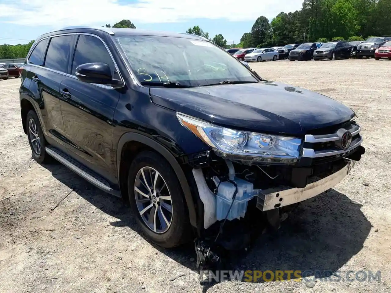 1 Photograph of a damaged car 5TDKZRFH8KS550823 TOYOTA HIGHLANDER 2019