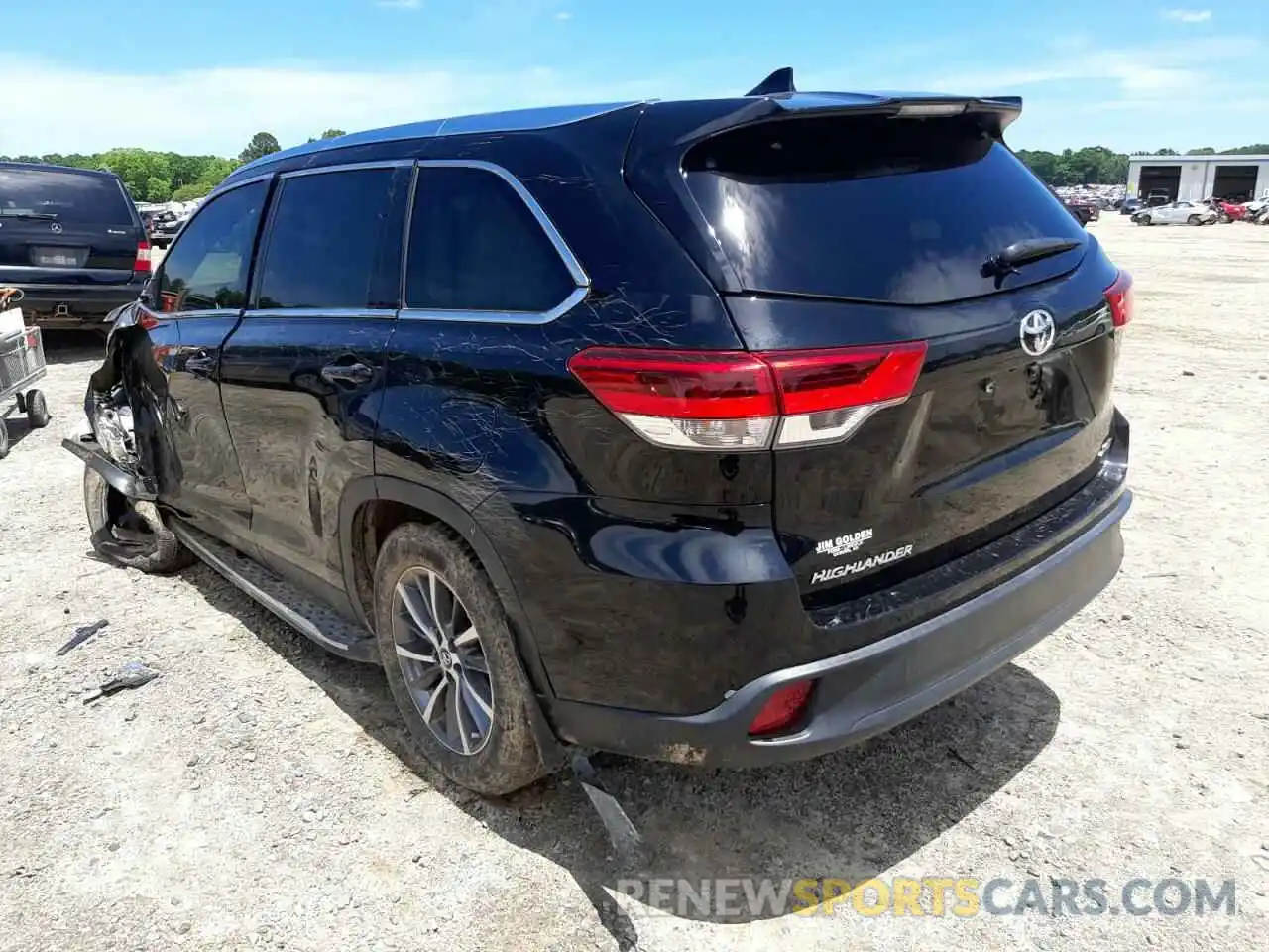 3 Photograph of a damaged car 5TDKZRFH8KS550823 TOYOTA HIGHLANDER 2019