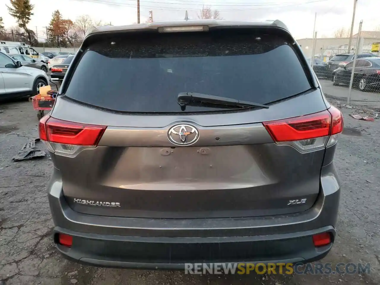 6 Photograph of a damaged car 5TDKZRFH8KS557996 TOYOTA HIGHLANDER 2019