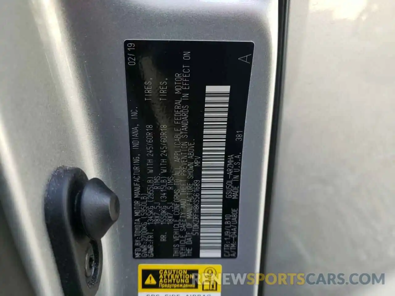 10 Photograph of a damaged car 5TDKZRFH8KS561689 TOYOTA HIGHLANDER 2019